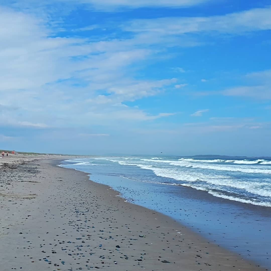 Martinique Beach — Oficiais