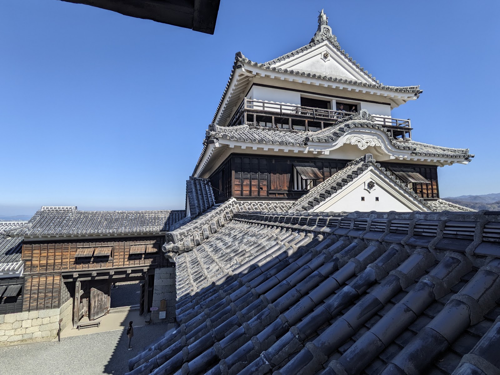 Matsuyama Castle — Oficiais