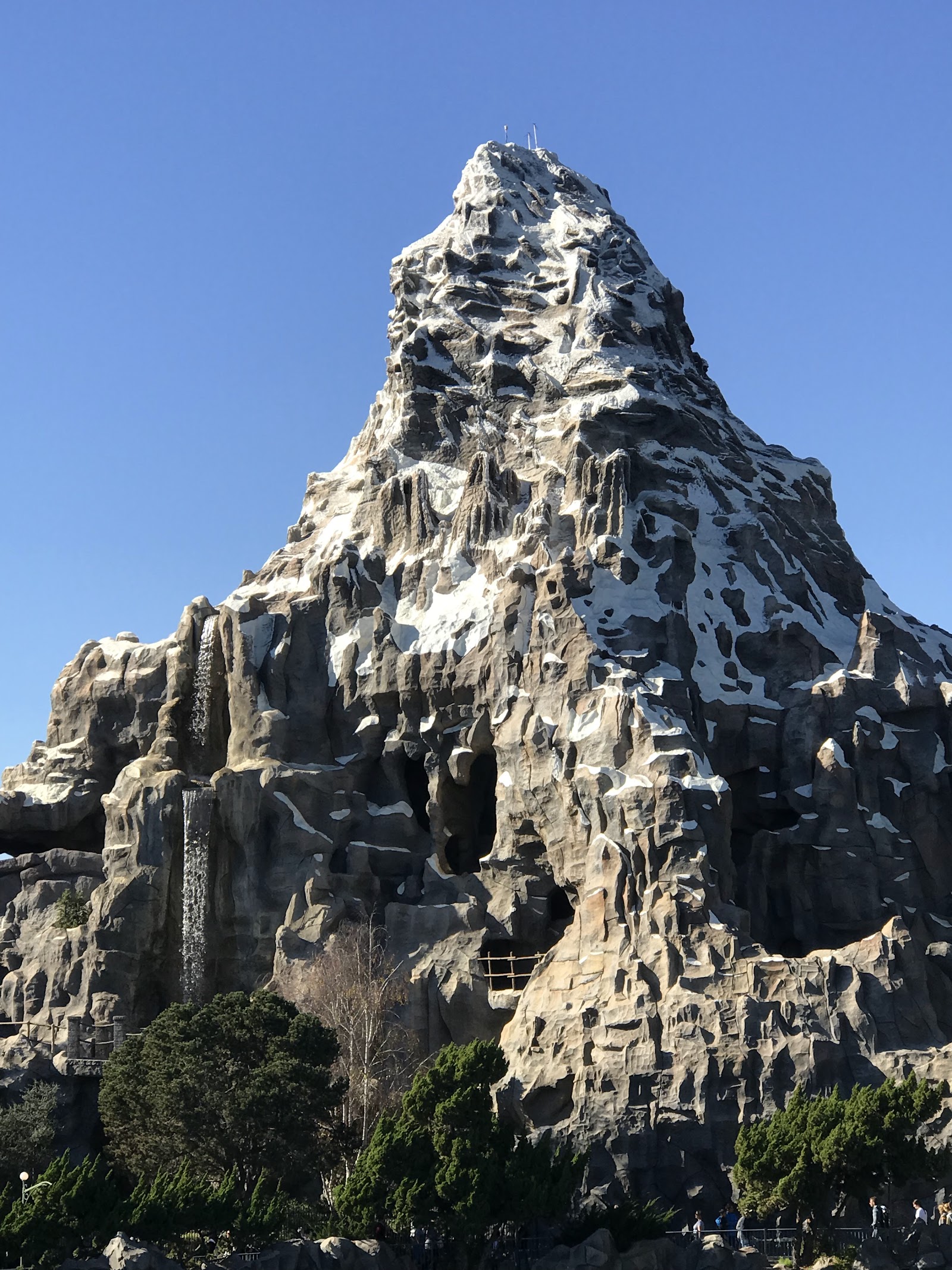 Matterhorn Bobsleds — Oficiais