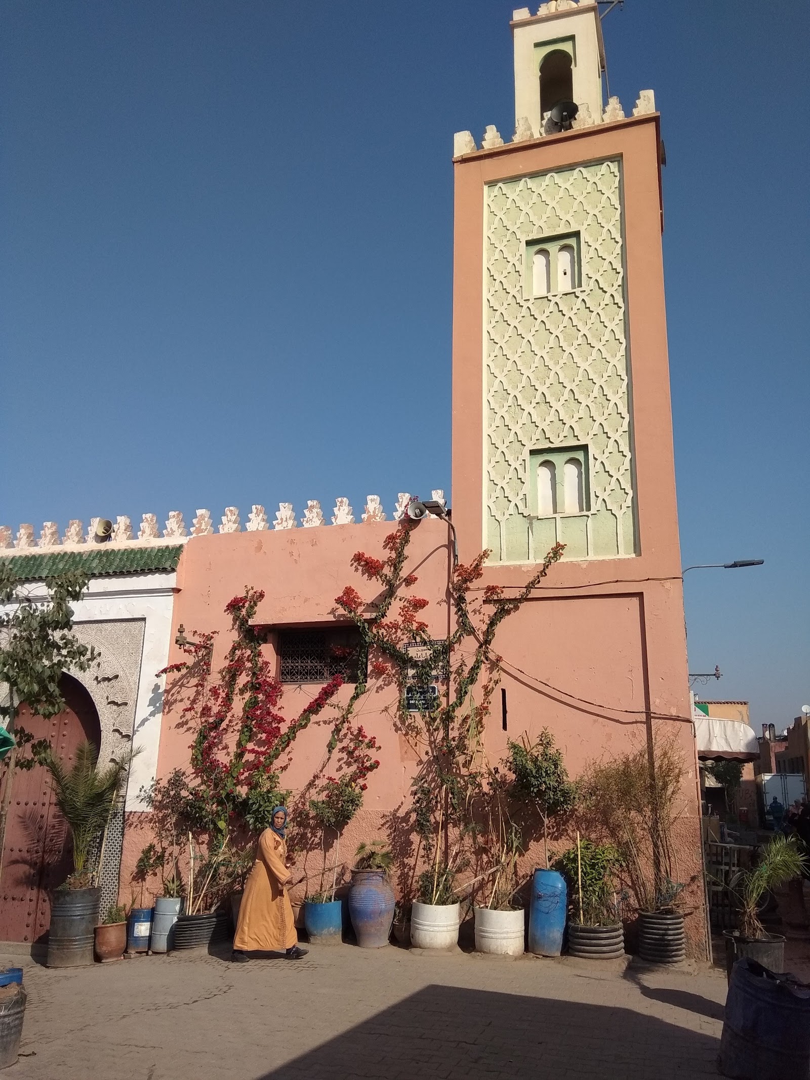 Medina — Oficiais