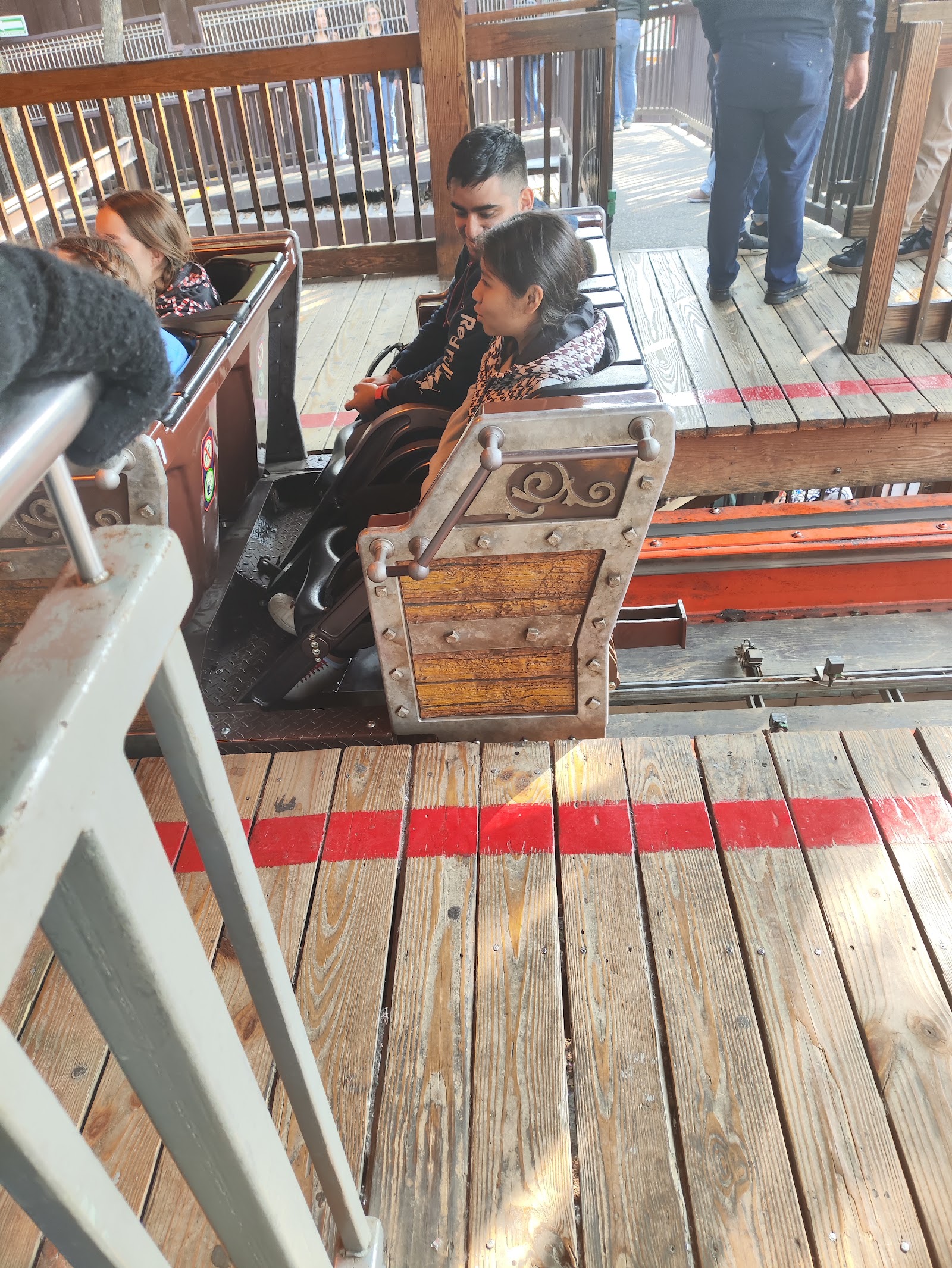 Medusa Steel Coaster — Oficiais