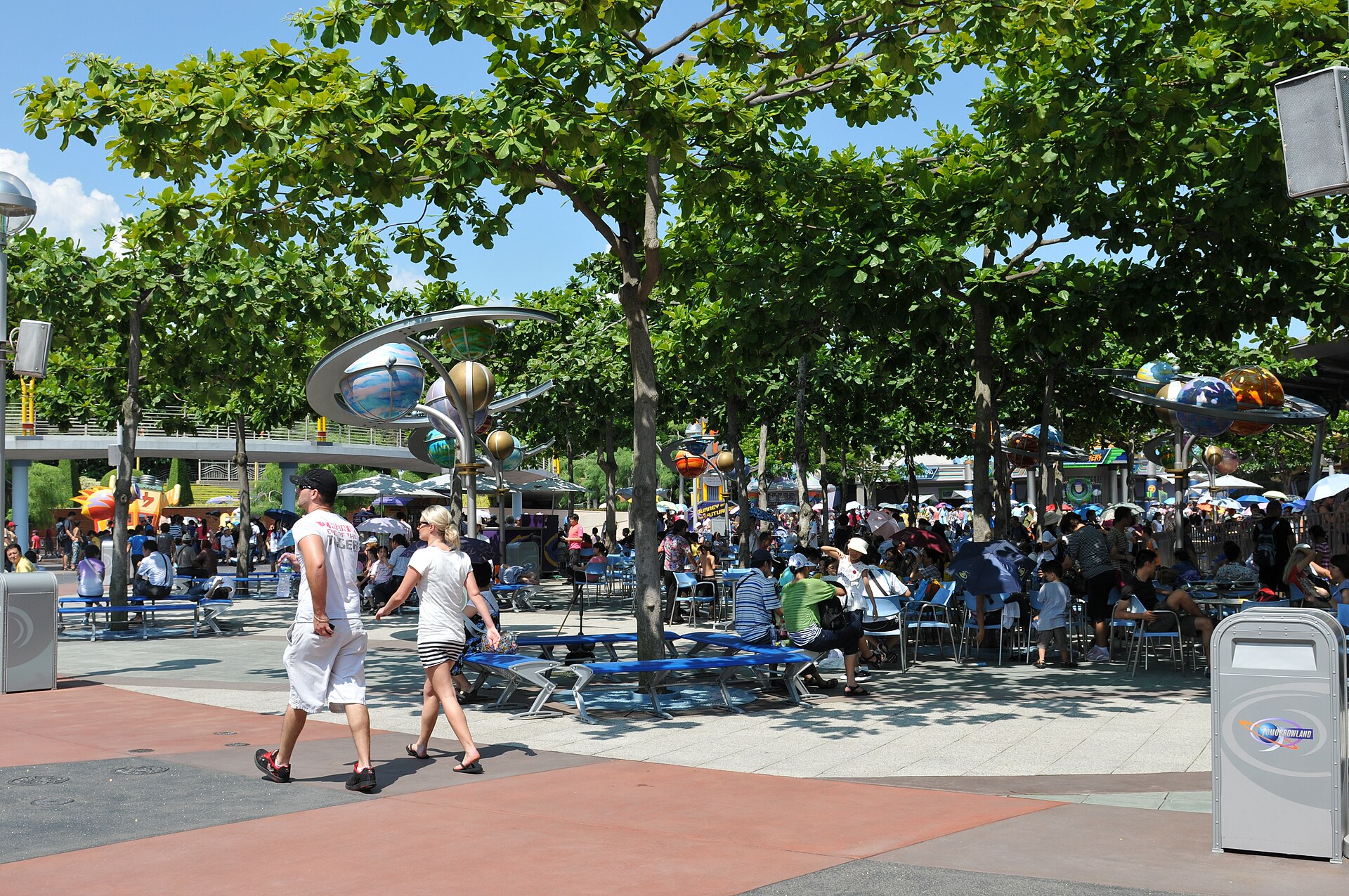 Meet Pixar Pals in Tomorrowland Station