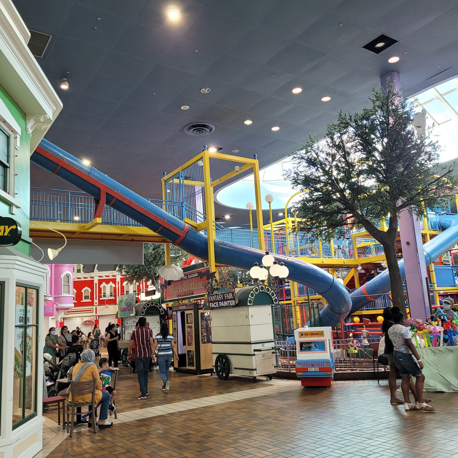 Merry-Go-Round — Oficiais