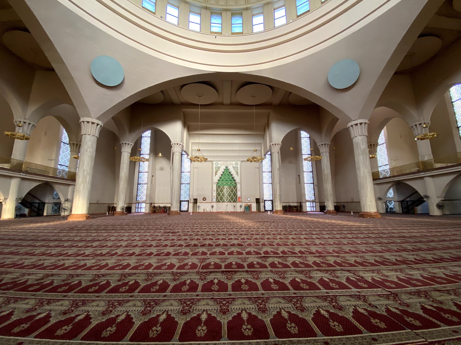 Mesquita Nacional de Abuja — Oficiais