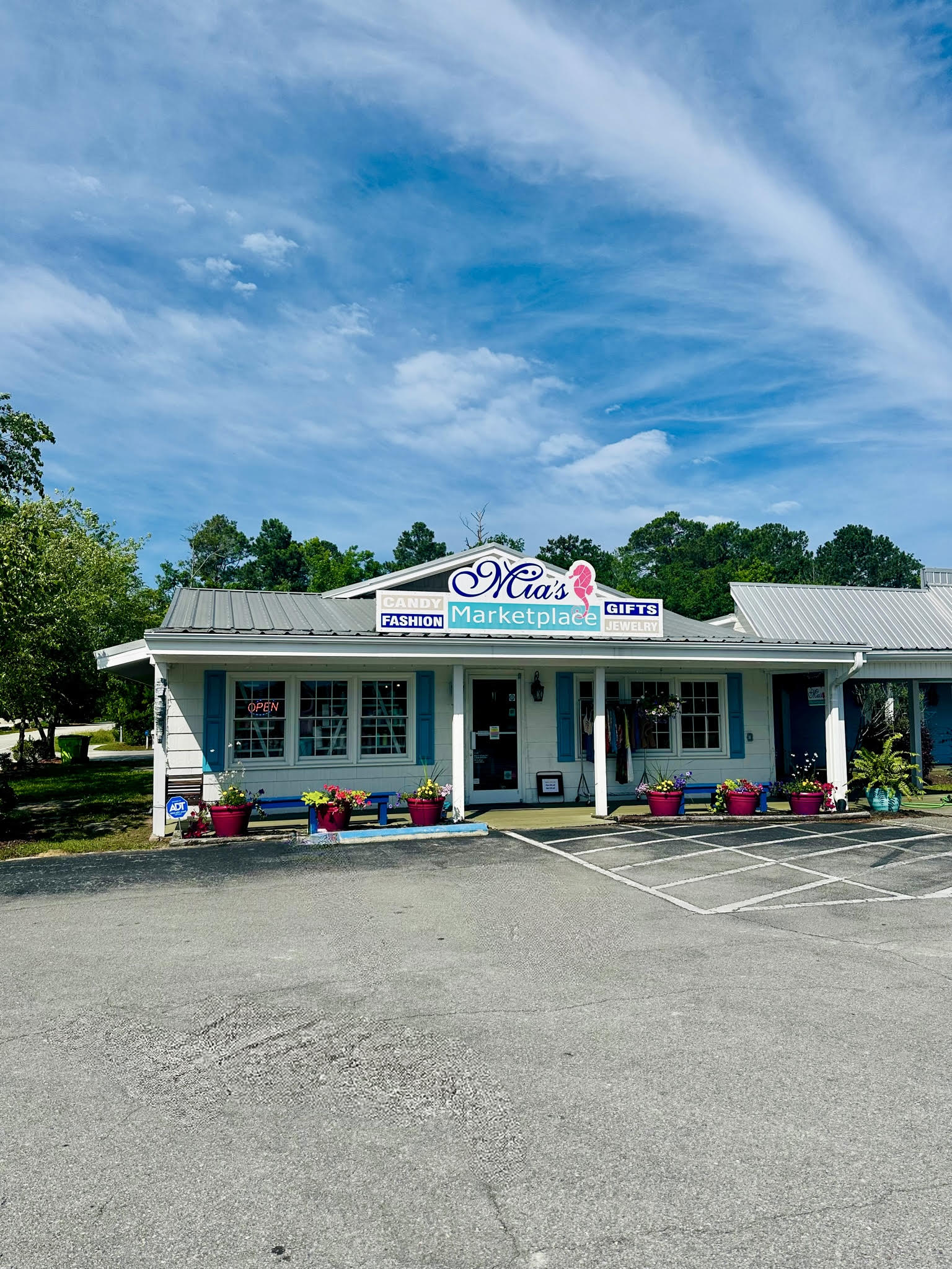 Mia’s Marketplace