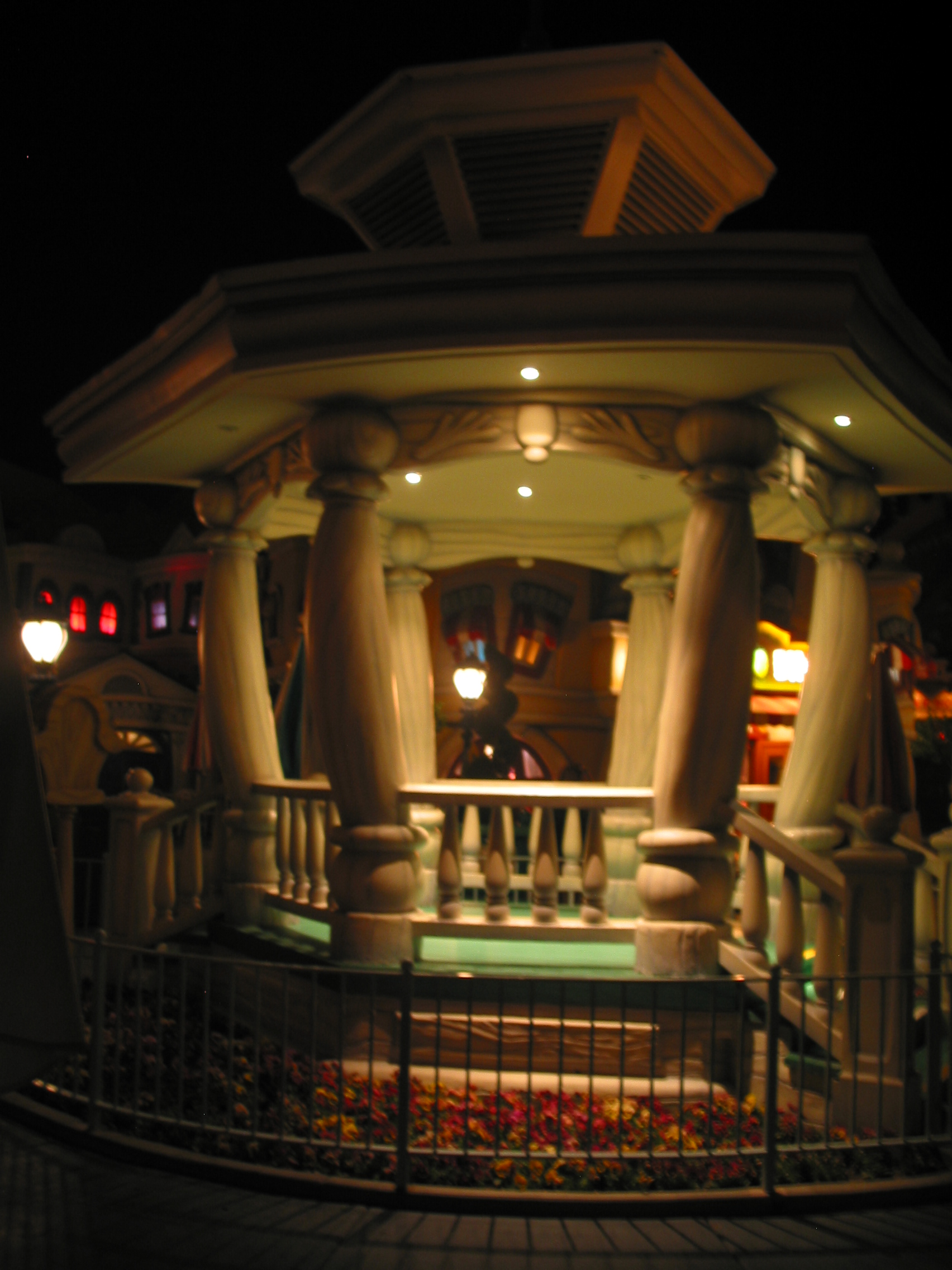 Mickey & Minnie's Runaway Railway
