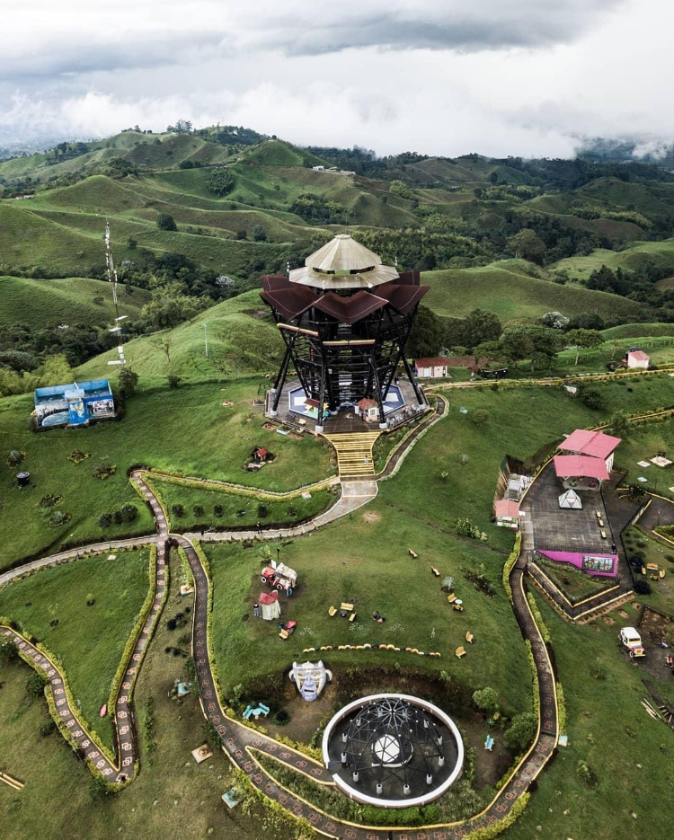 Mirador Colina Iluminada — Oficiais