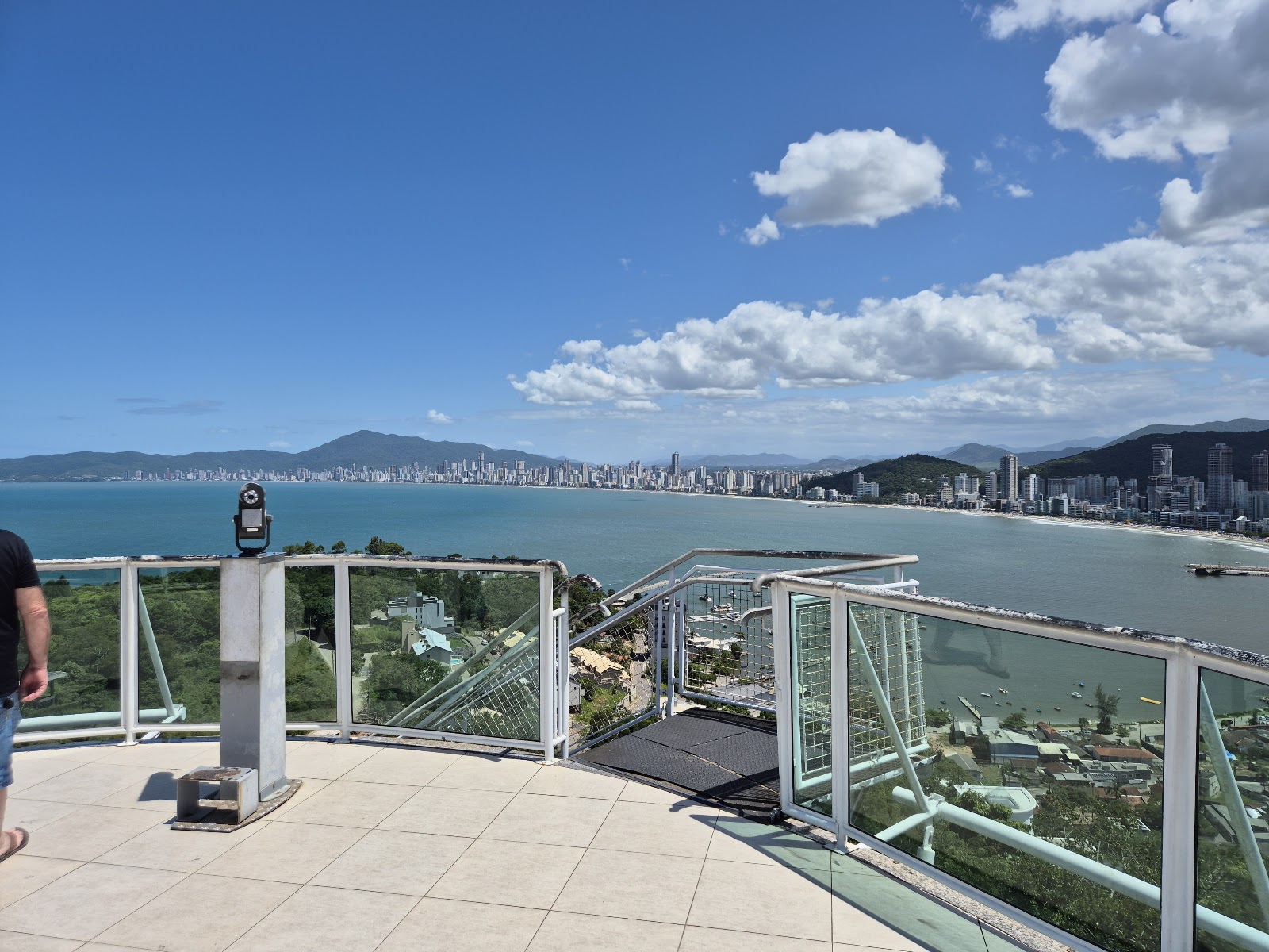 Mirante do Encanto — Oficiais