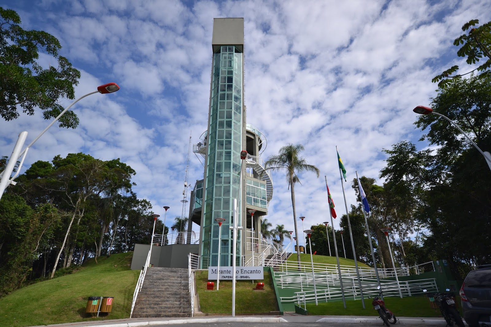 Mirante do Encanto — Oficiais