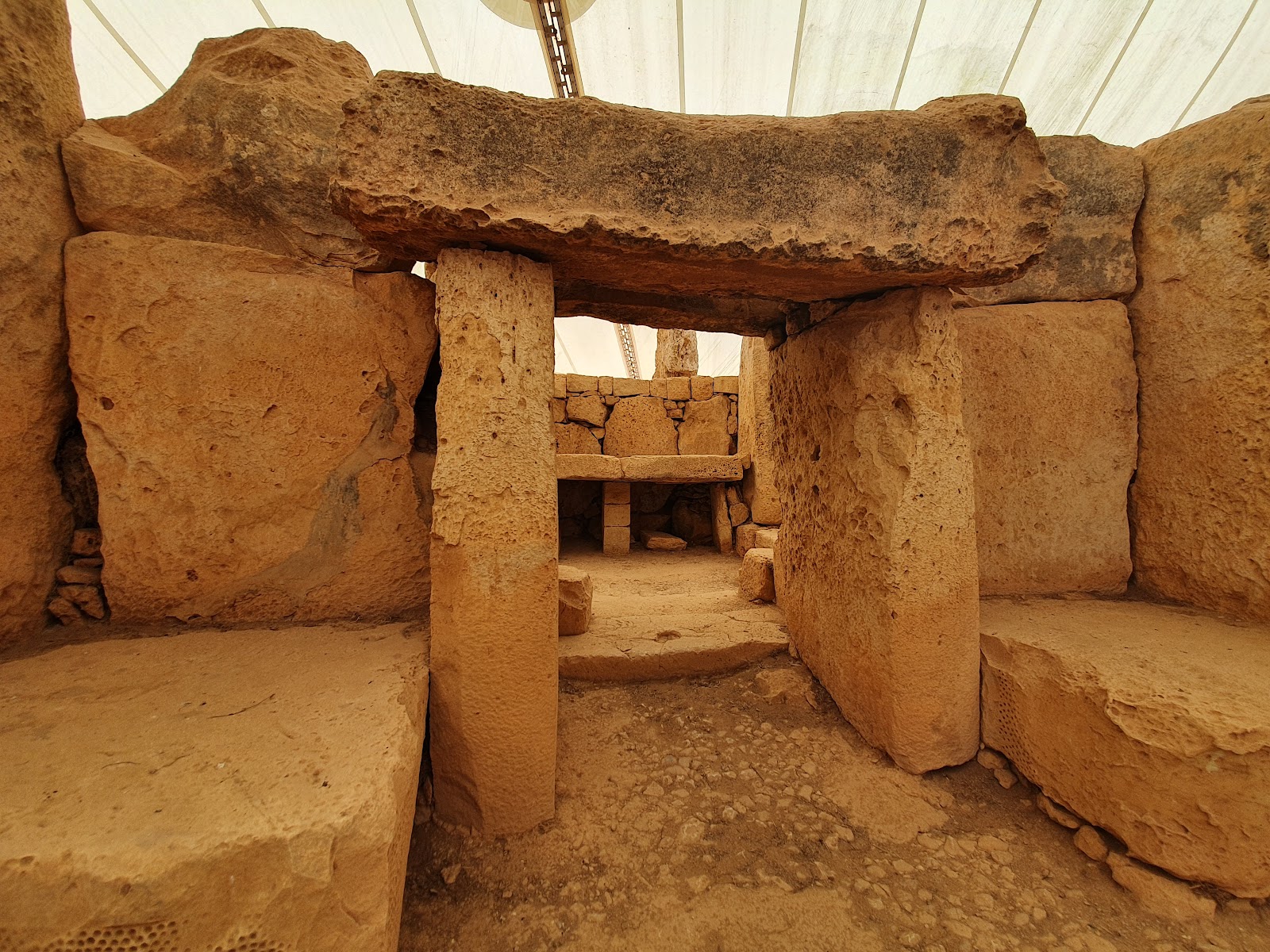 Mnajdra — Oficiais