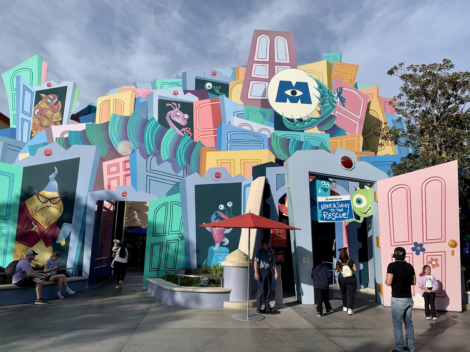 Monster's, Inc. Mike & Sulley to the Rescue! — Oficiais