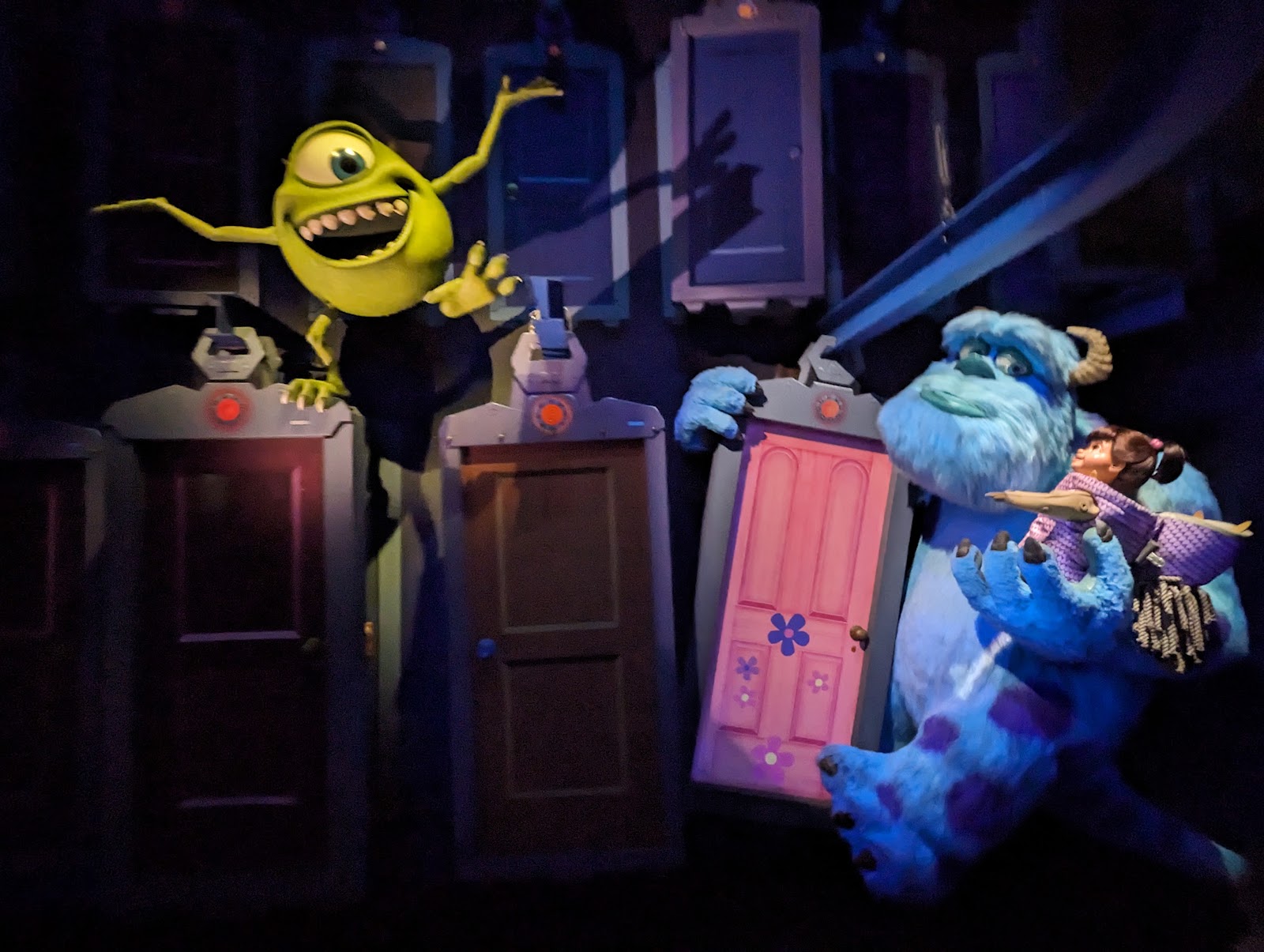 Monster's, Inc. Mike & Sulley to the Rescue! — Oficiais