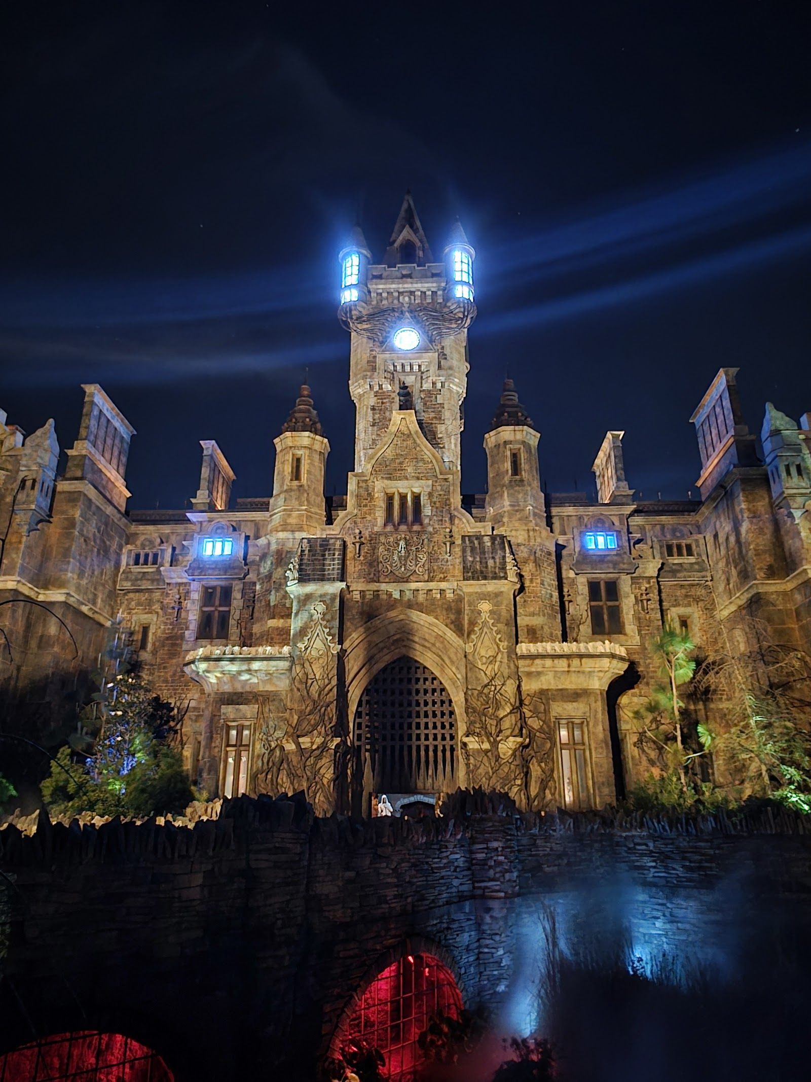 Monsters Unchained: The Frankenstein Experiment — Oficiais