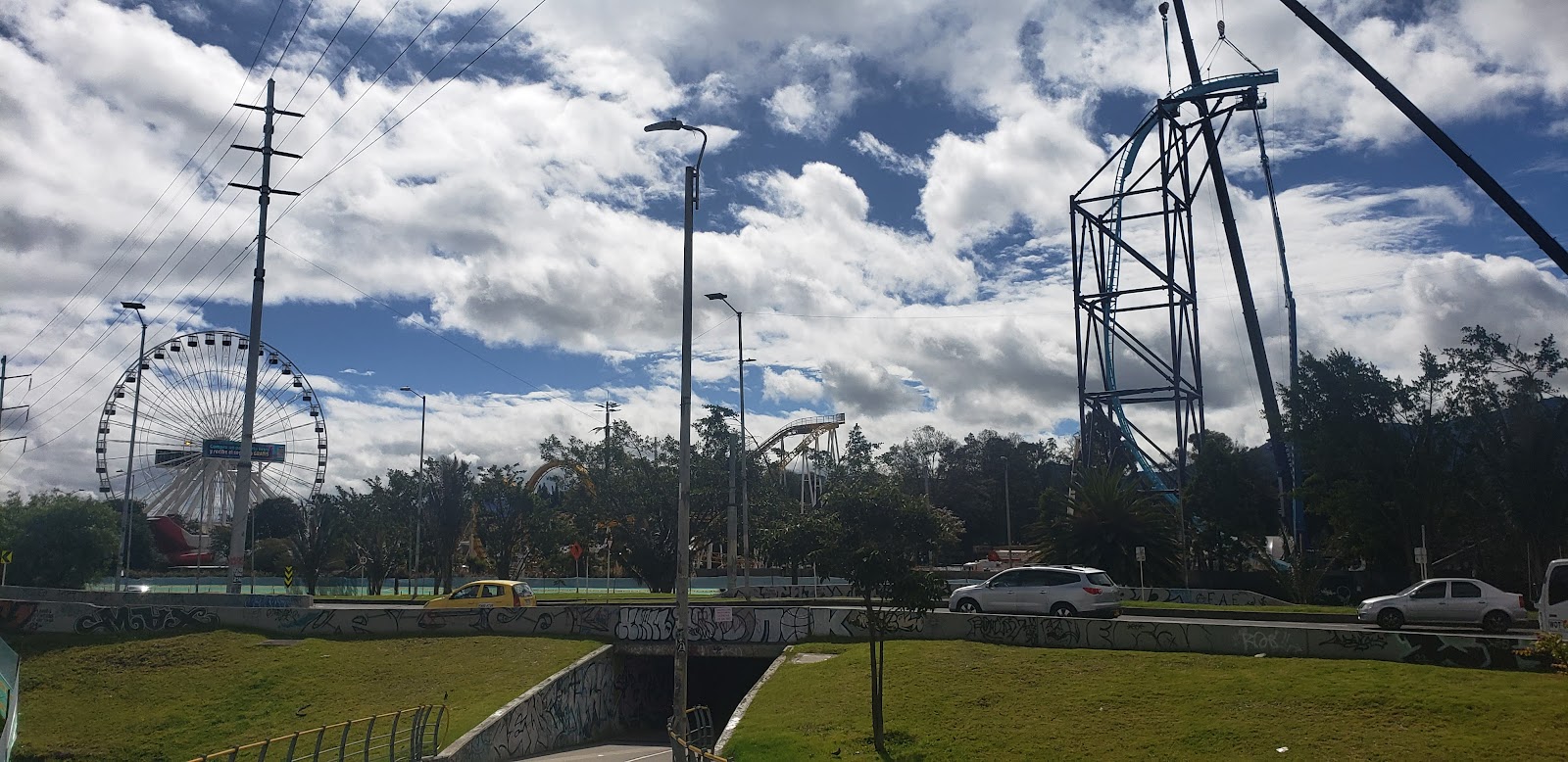Montaña Rusa — Oficiais