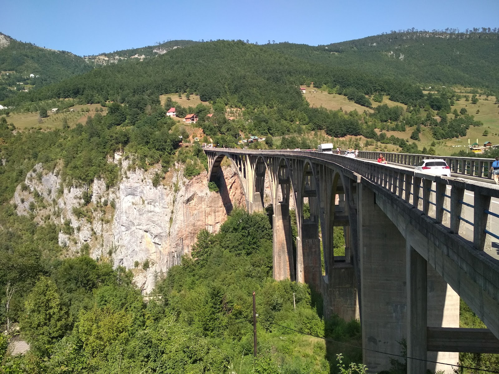 Monte Durmitor — Oficiais