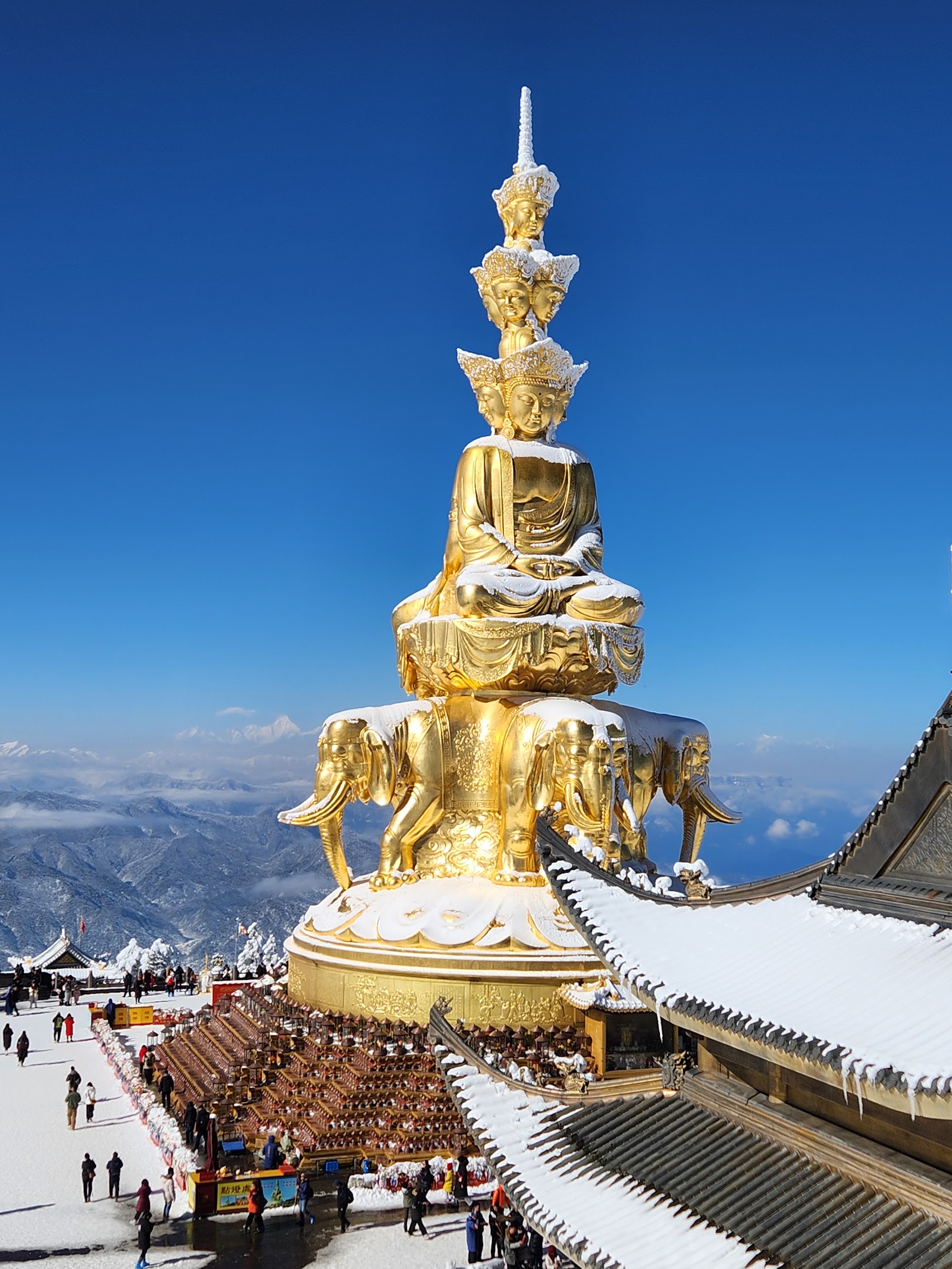 Monte Emei — Oficiais