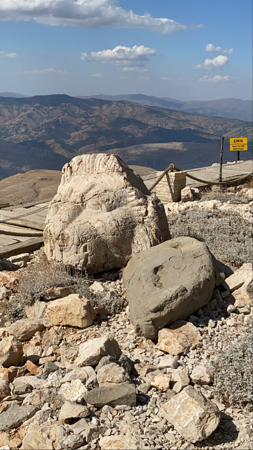 Monte Nemrut — Oficiais