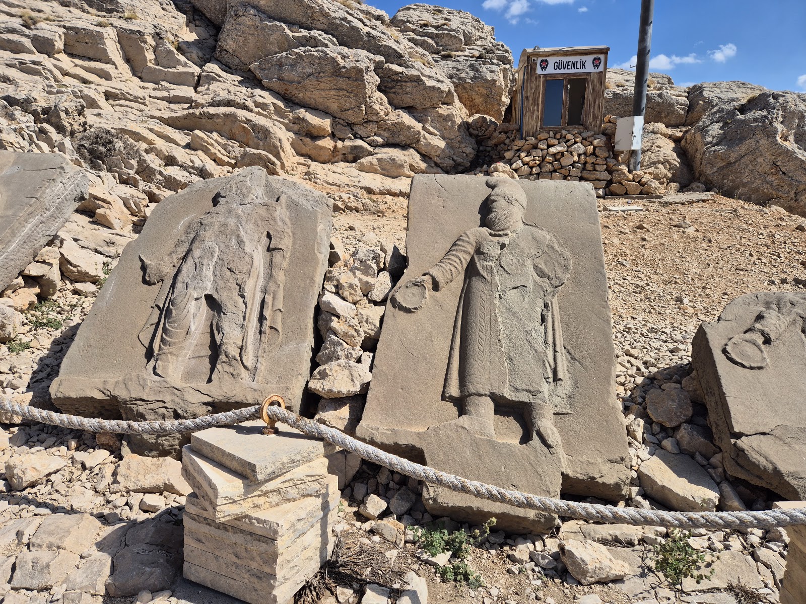 Monte Nemrut — Oficiais