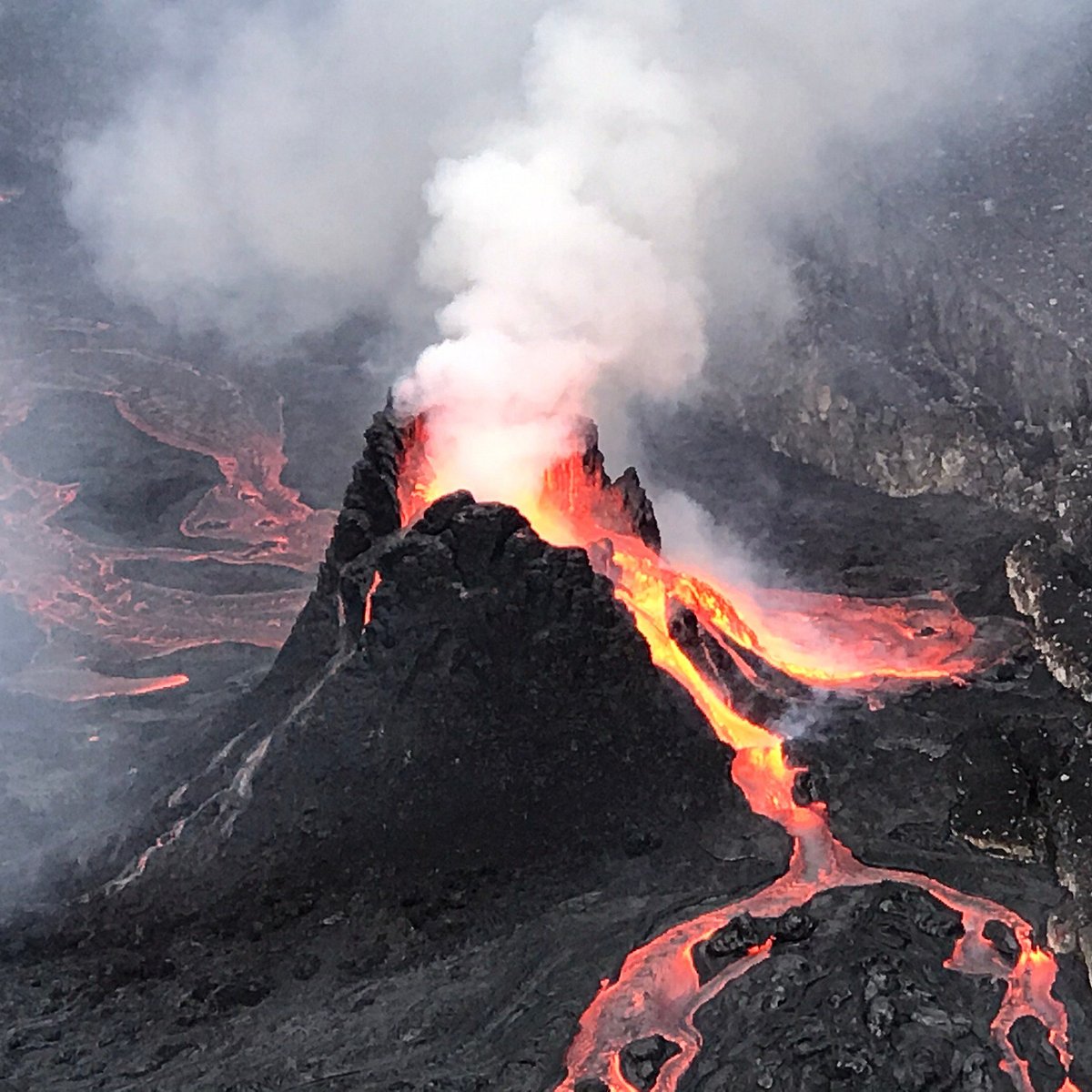 Monte Nyiragongo — Oficiais