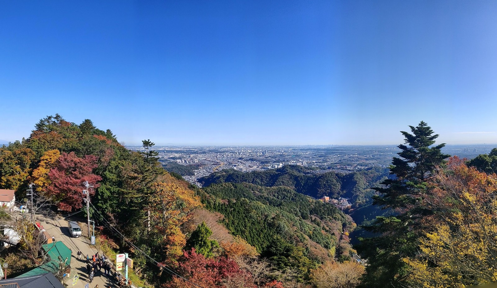 Monte Takao — Oficiais