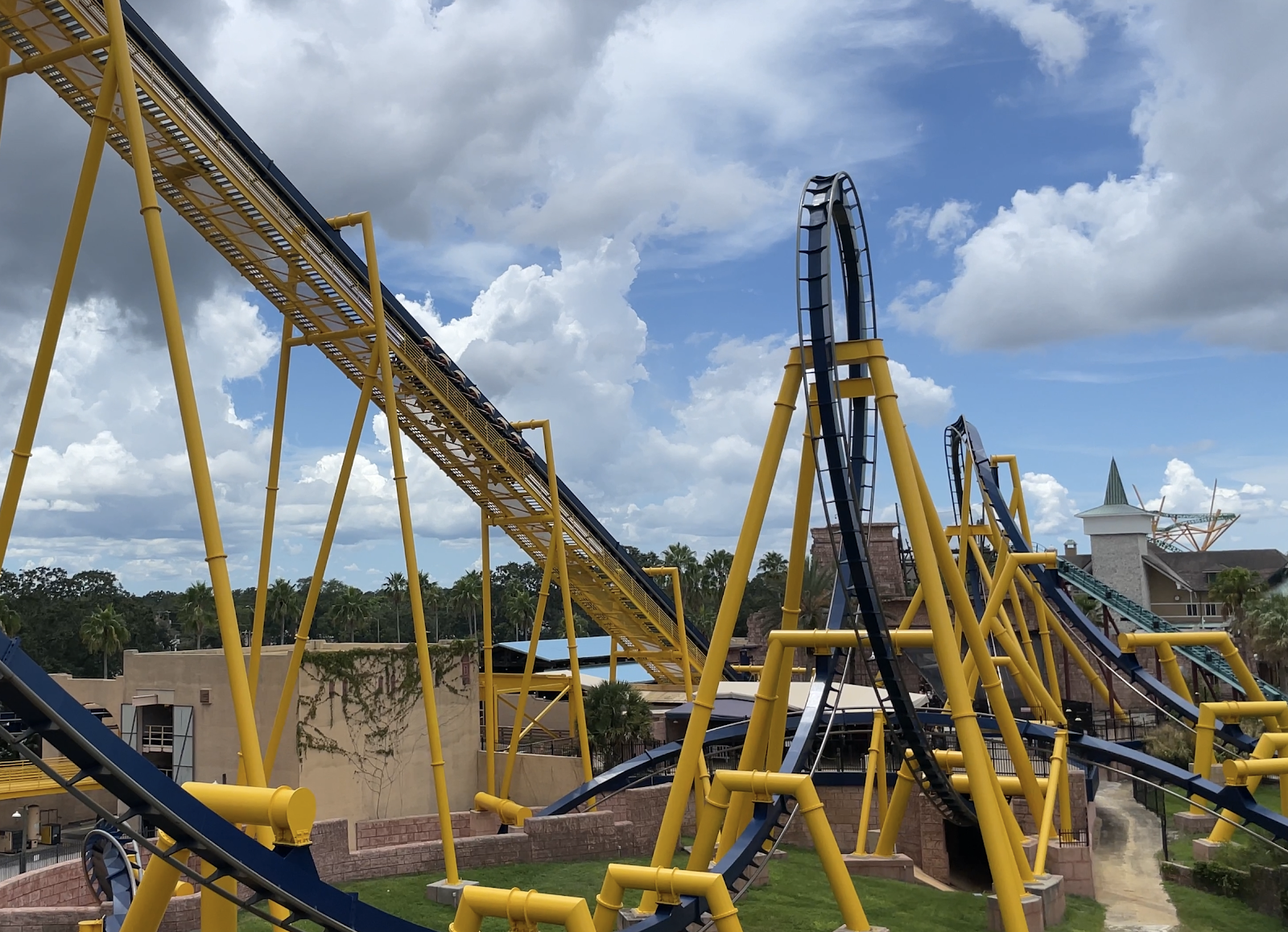 Montu — Oficiais