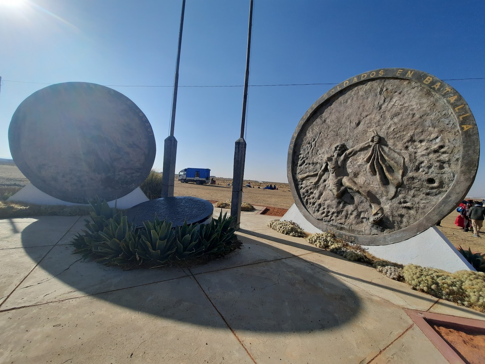 Monumento a la Batalla de ingavi — Oficiais
