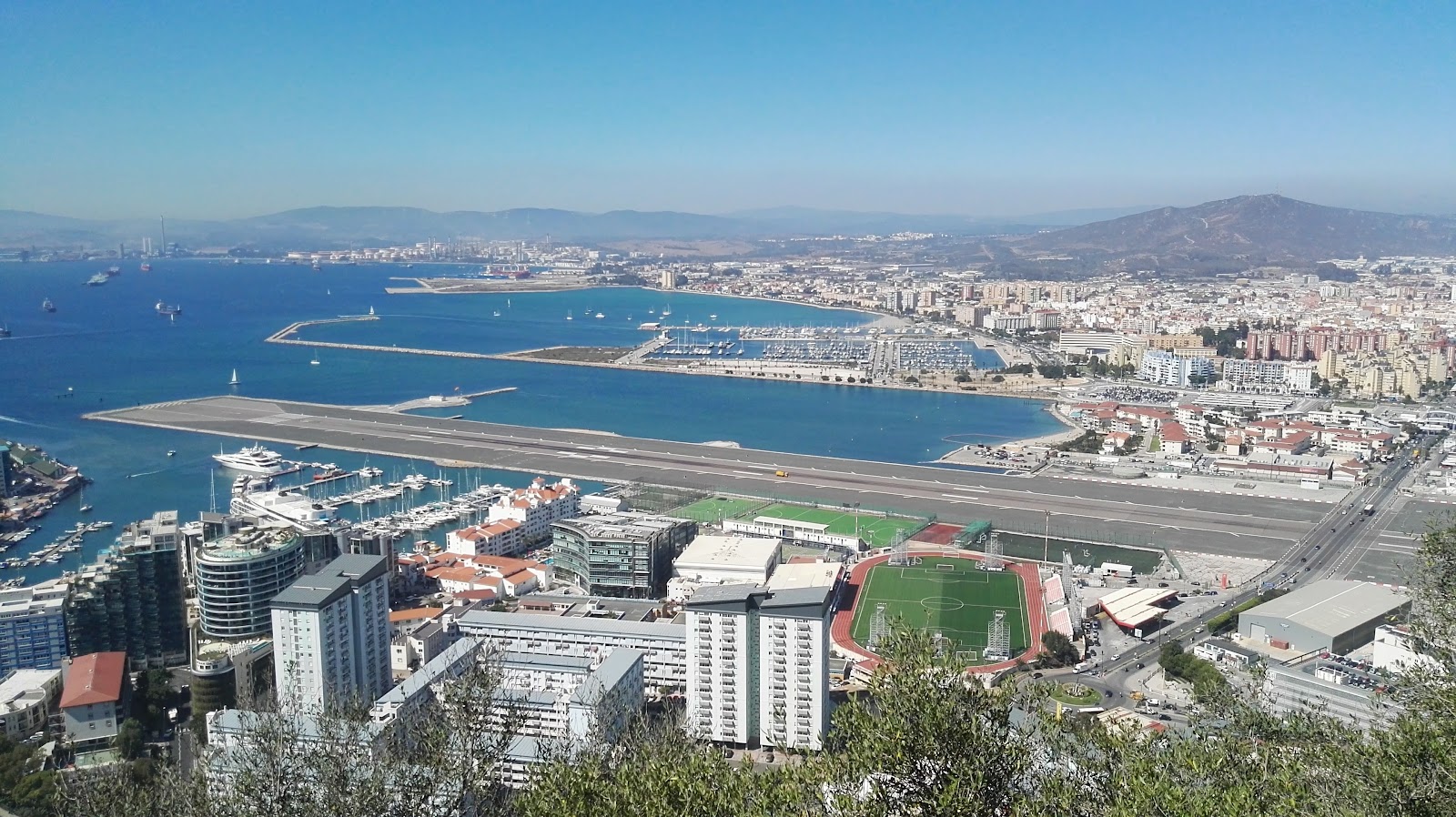 Moorish Castle — Oficiais