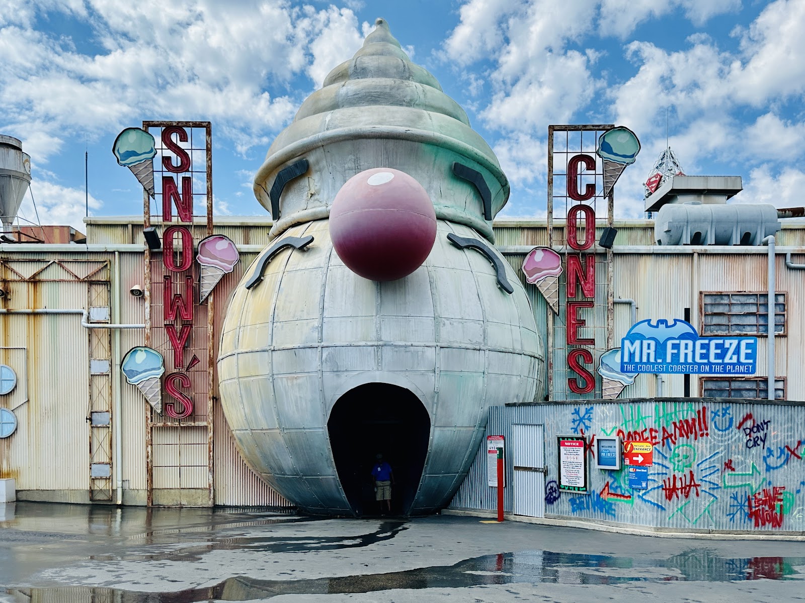Mr. Freeze: Reverse Blast — Oficiais