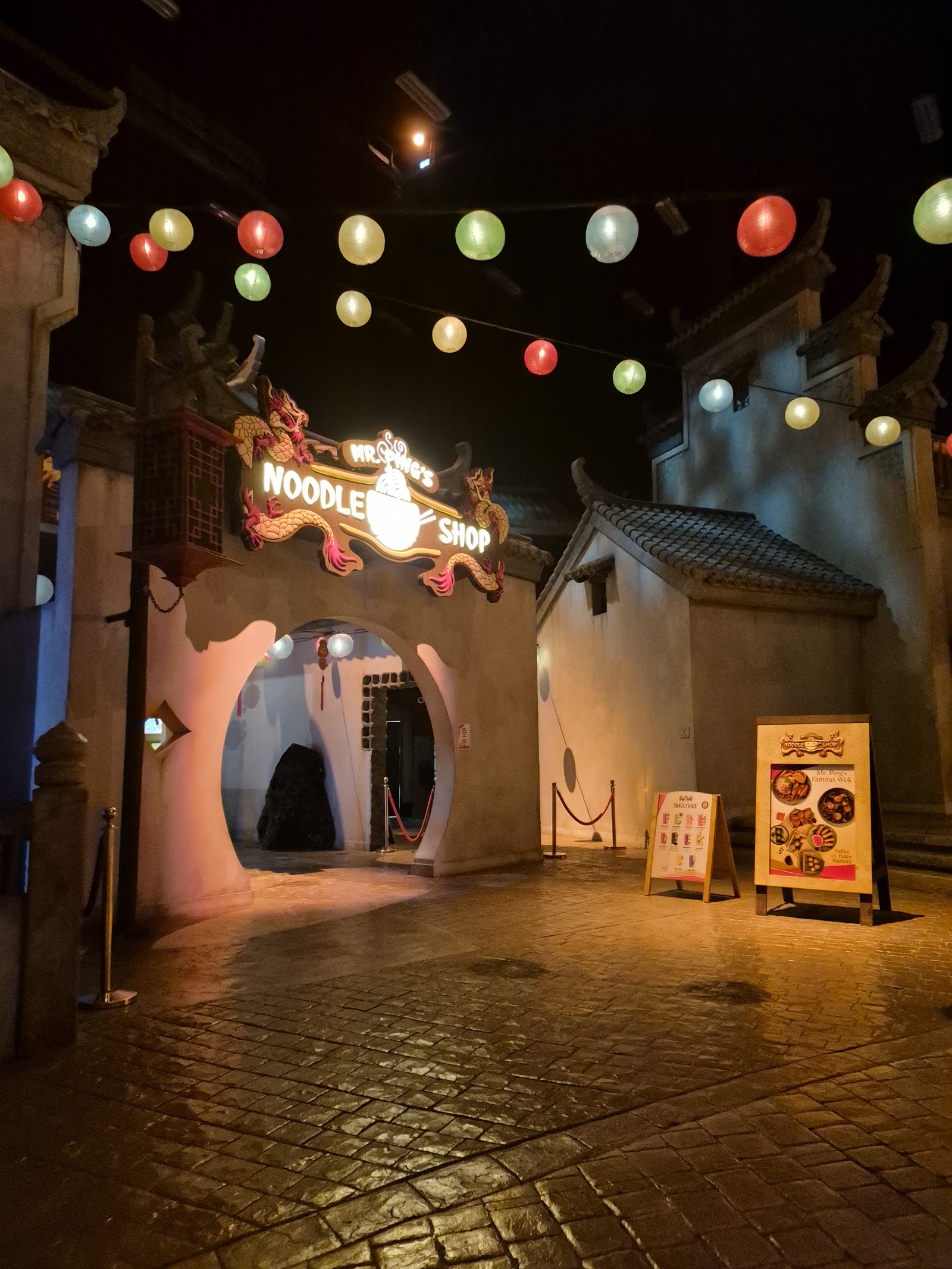 Mr. Ping’s Noodle Shop — Oficiais