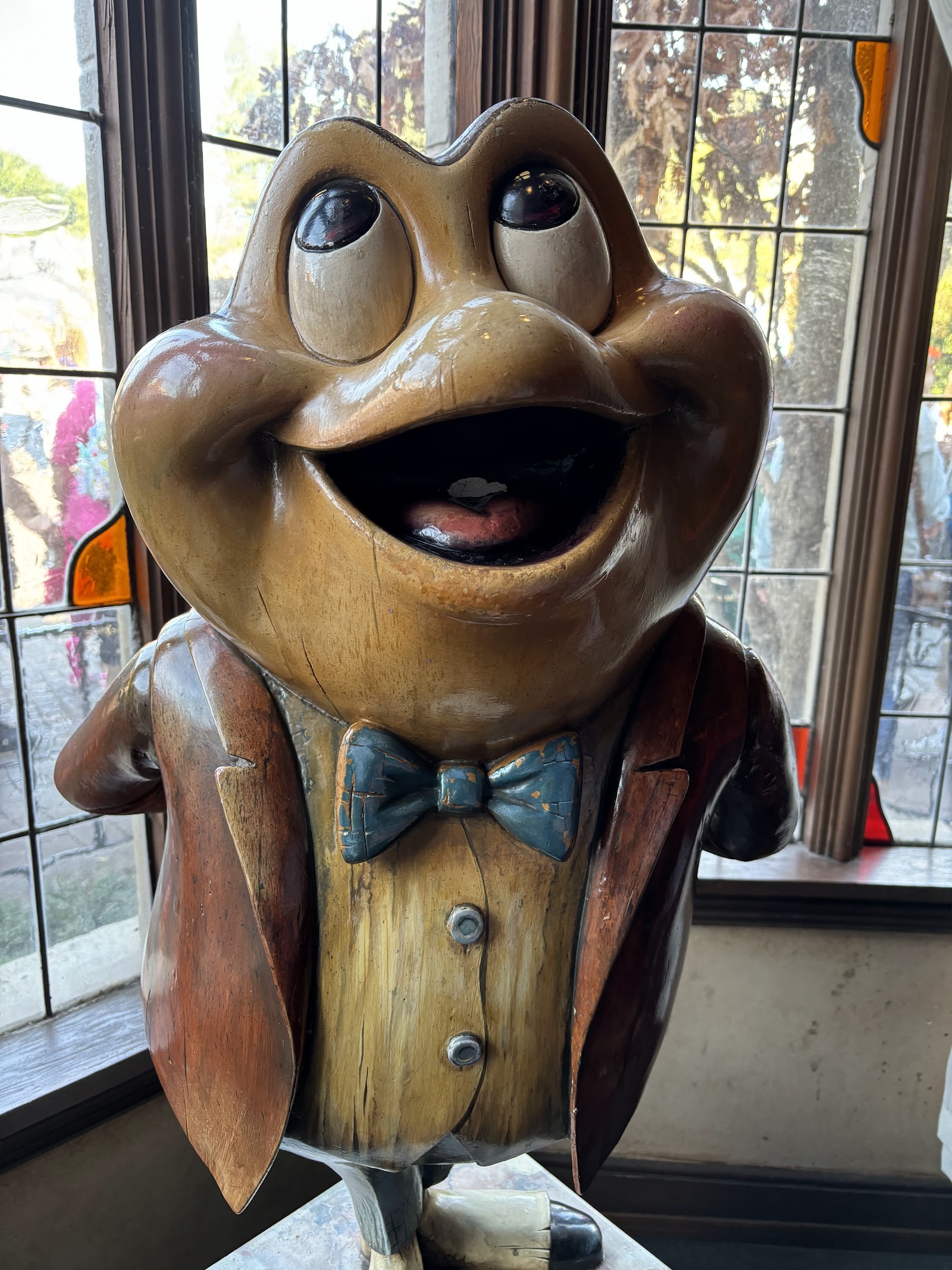Mr. Toad's Wild Ride — Oficiais