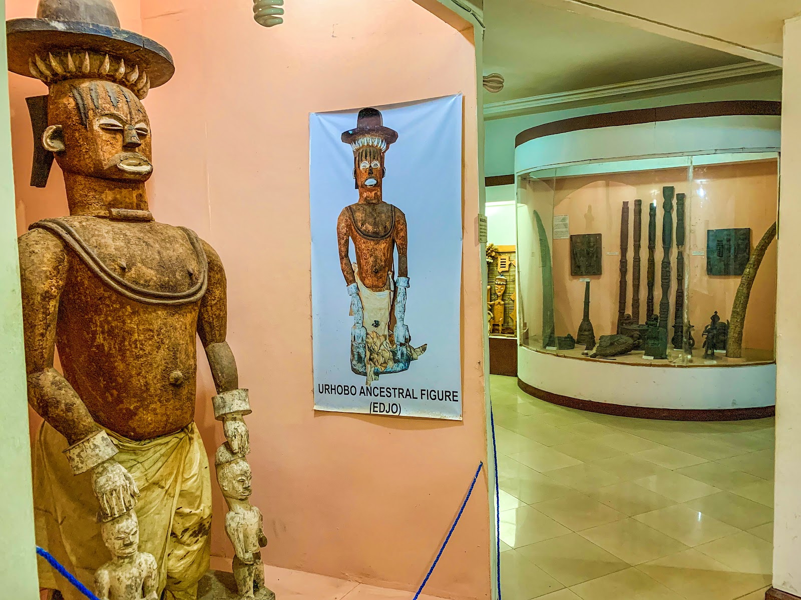 Musée de Kaélé — Oficiais