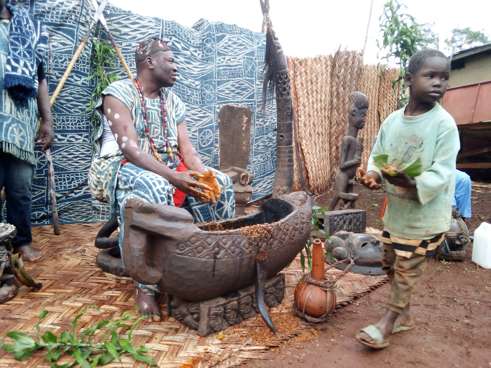 Musée de la Chefferie Bangoua — Oficiais