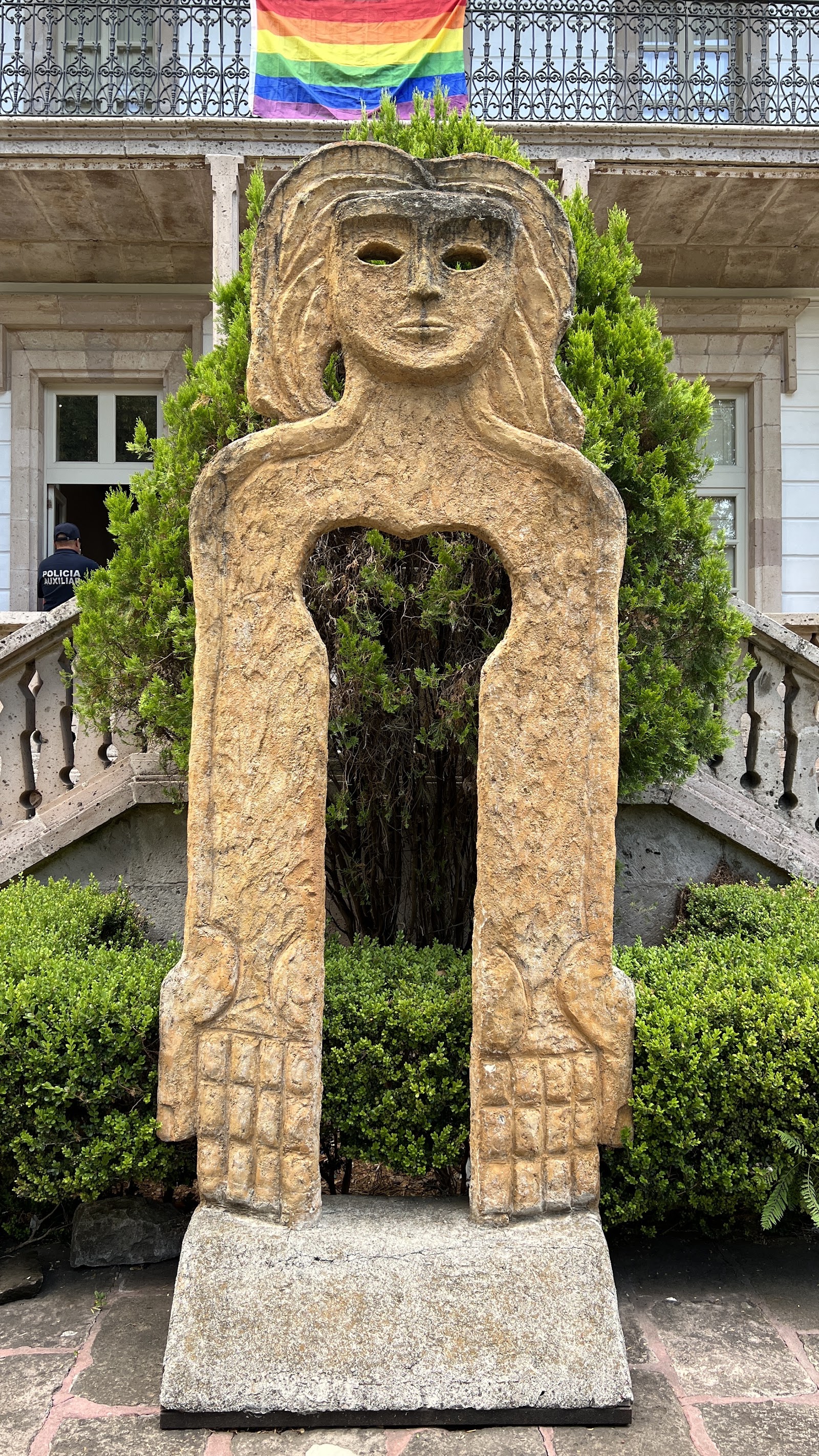 Museo de Arte Contemporáneo Alfredo Zalce — Oficiais