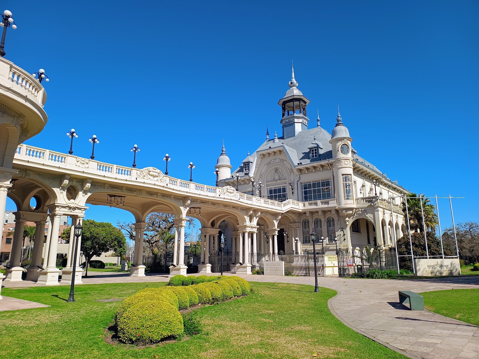 Museo de Arte de Tigre — Oficiais