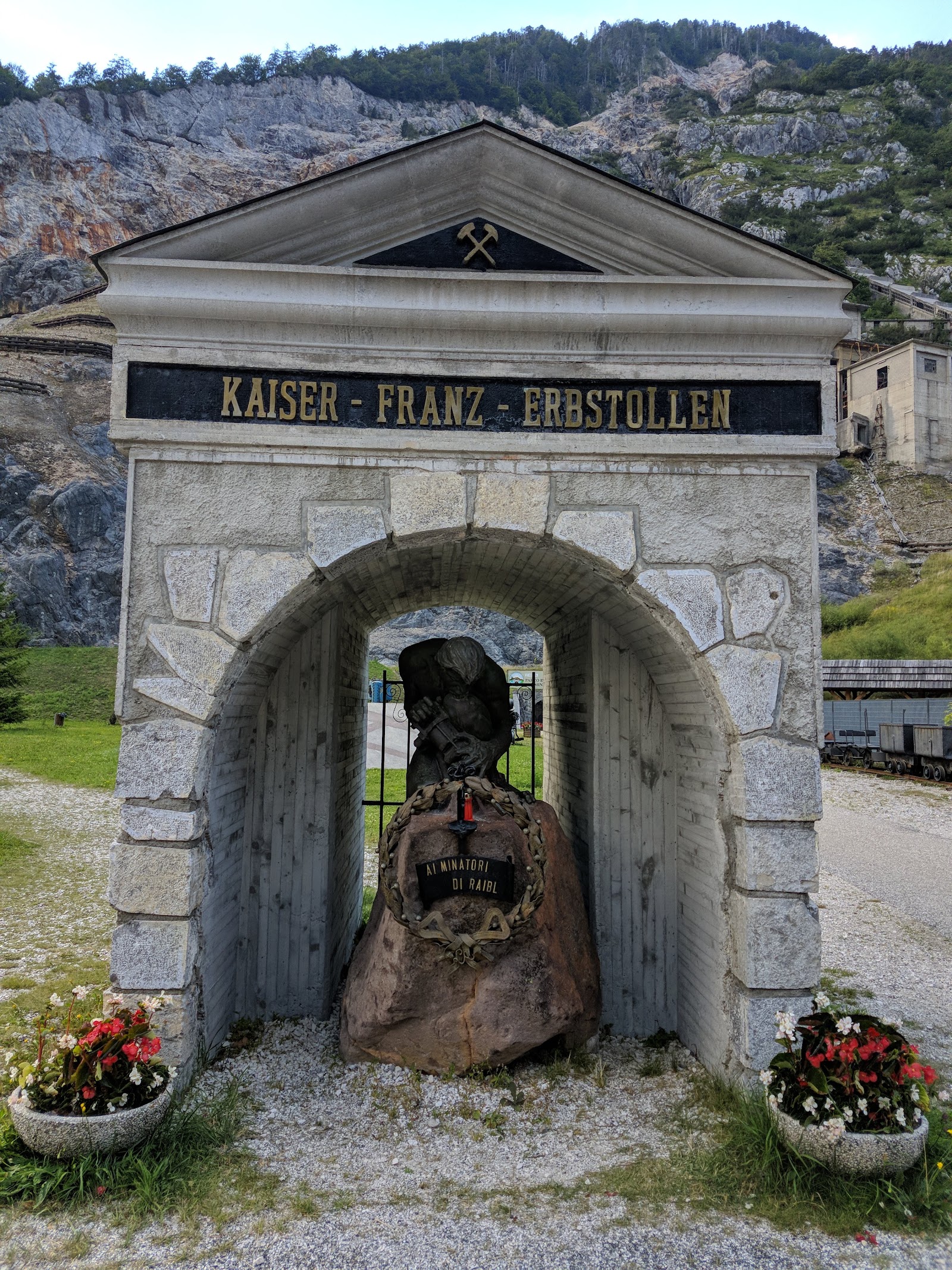 Museo della Miniera di Cave del Predil — Oficiais