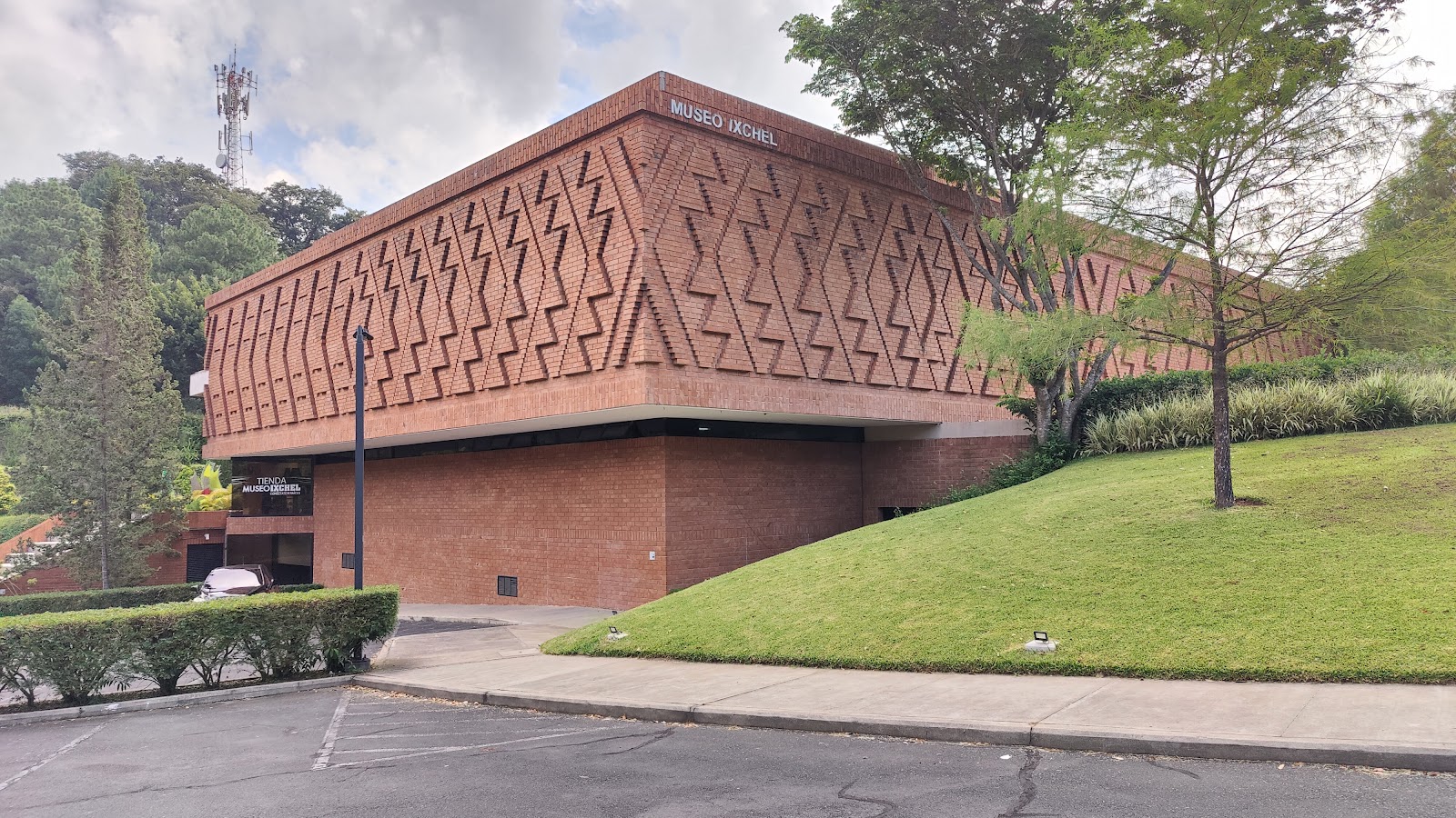 Museo Ixchel del Traje Indígena — Oficiais
