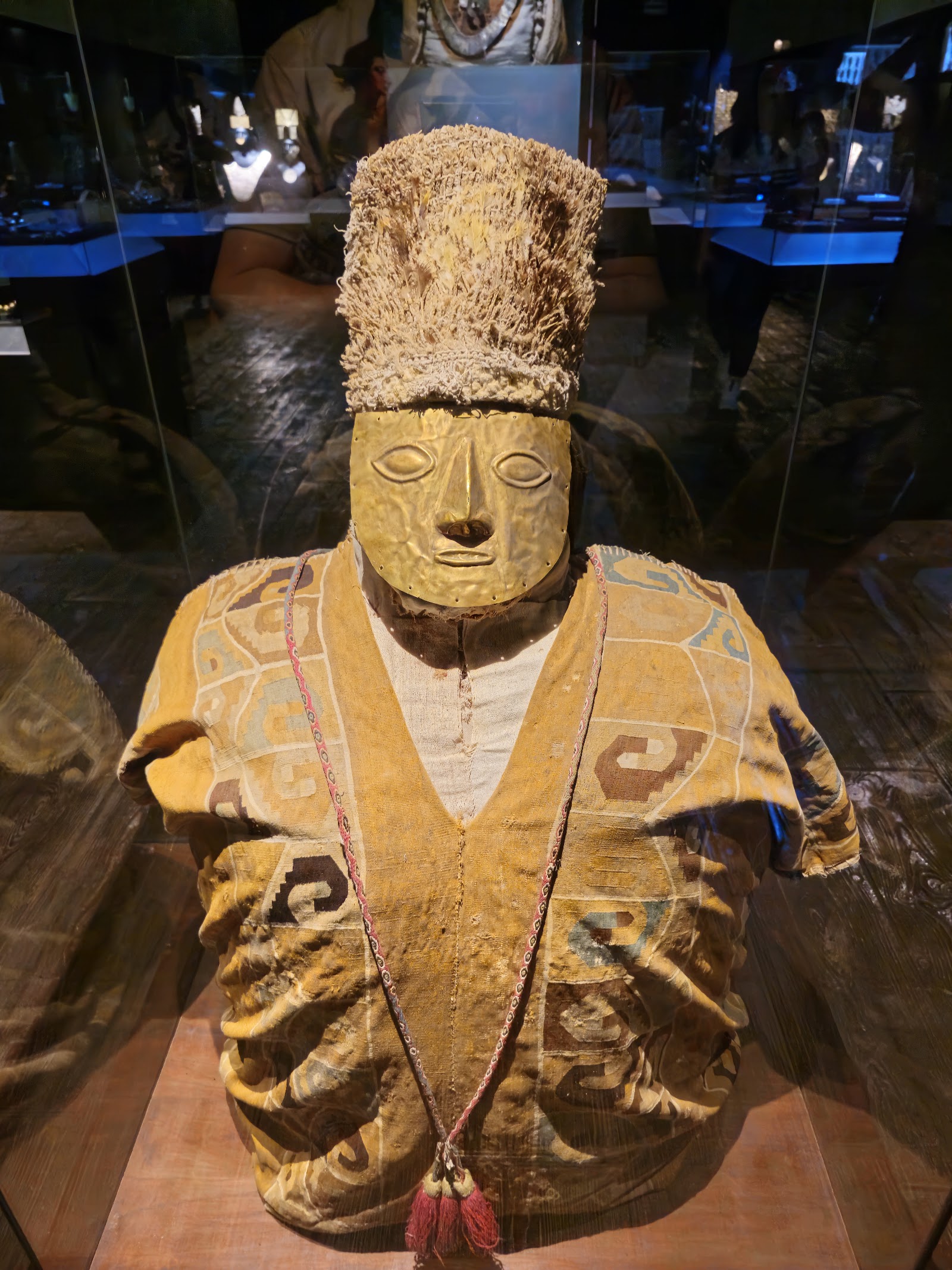 Museu Arqueológico Rafael Larco Herrera — Oficiais