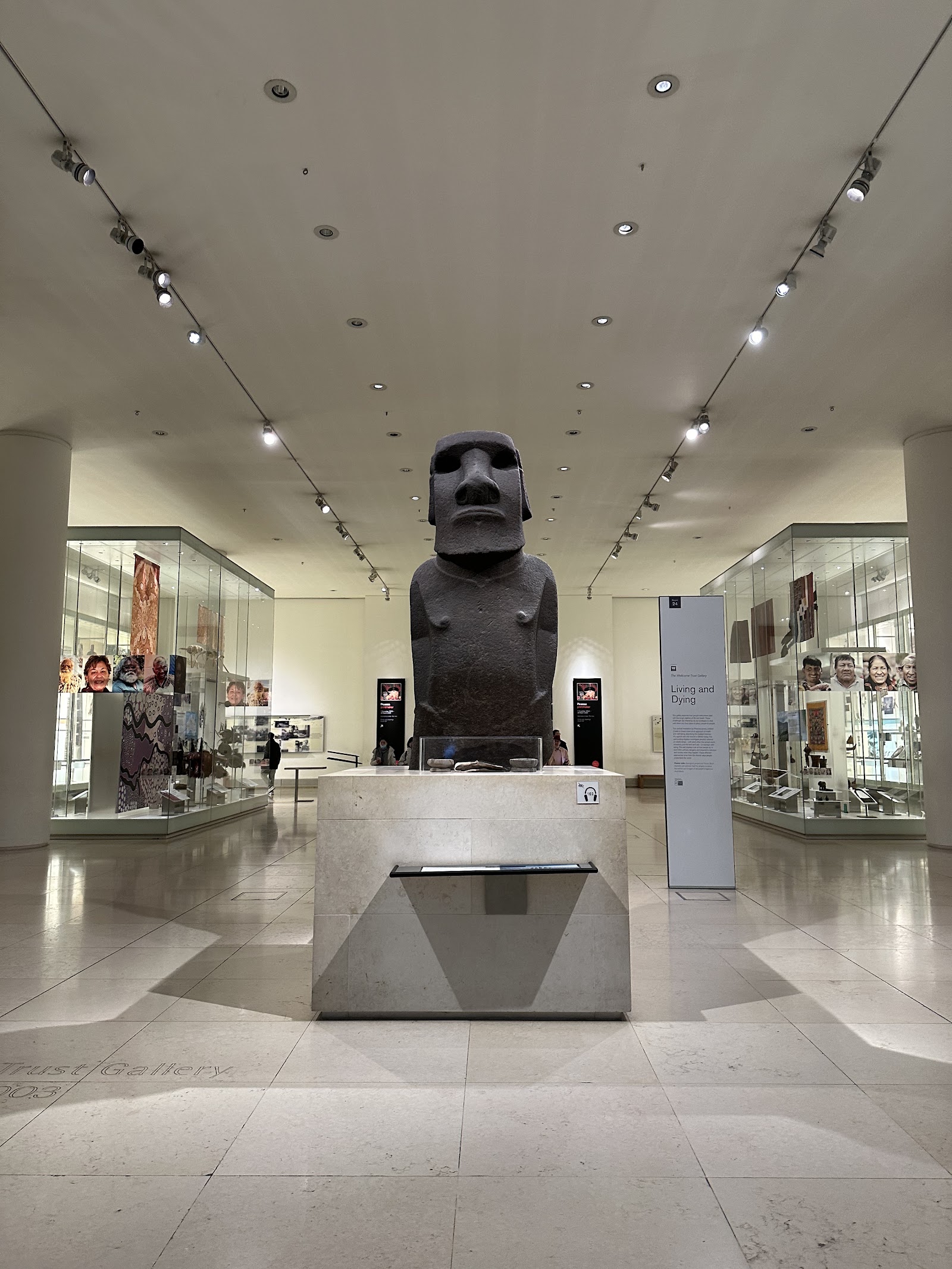 Museu Britânico — Oficiais