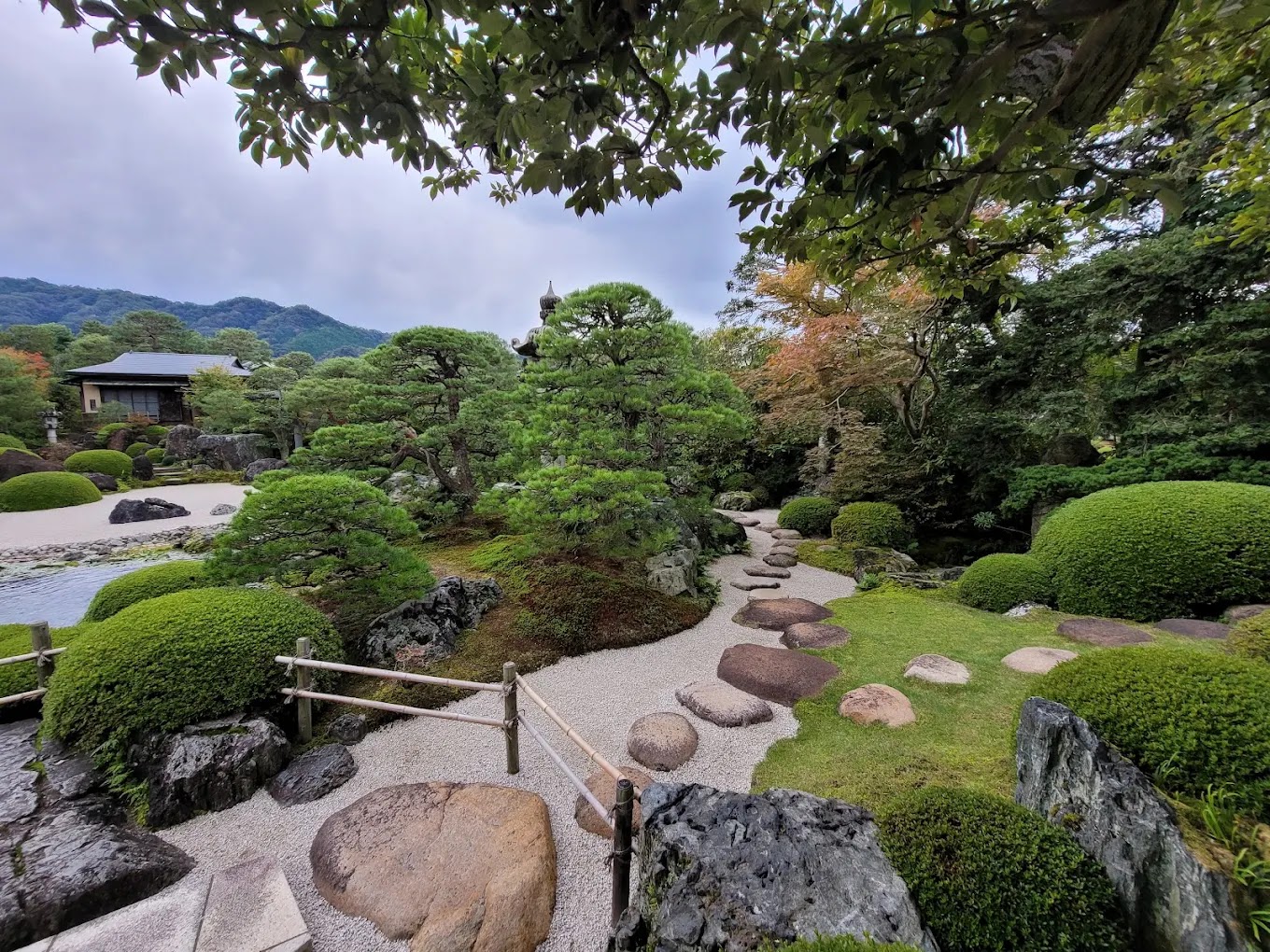 Museu de Arte Adachi — Oficiais