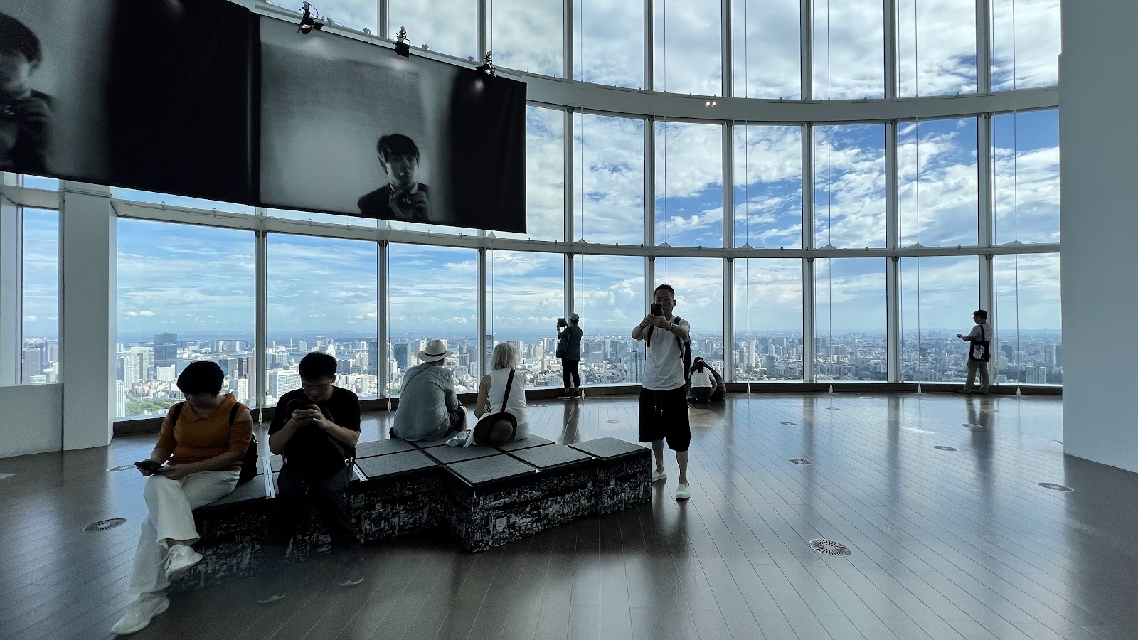 Museu de Arte de Mori — Oficiais
