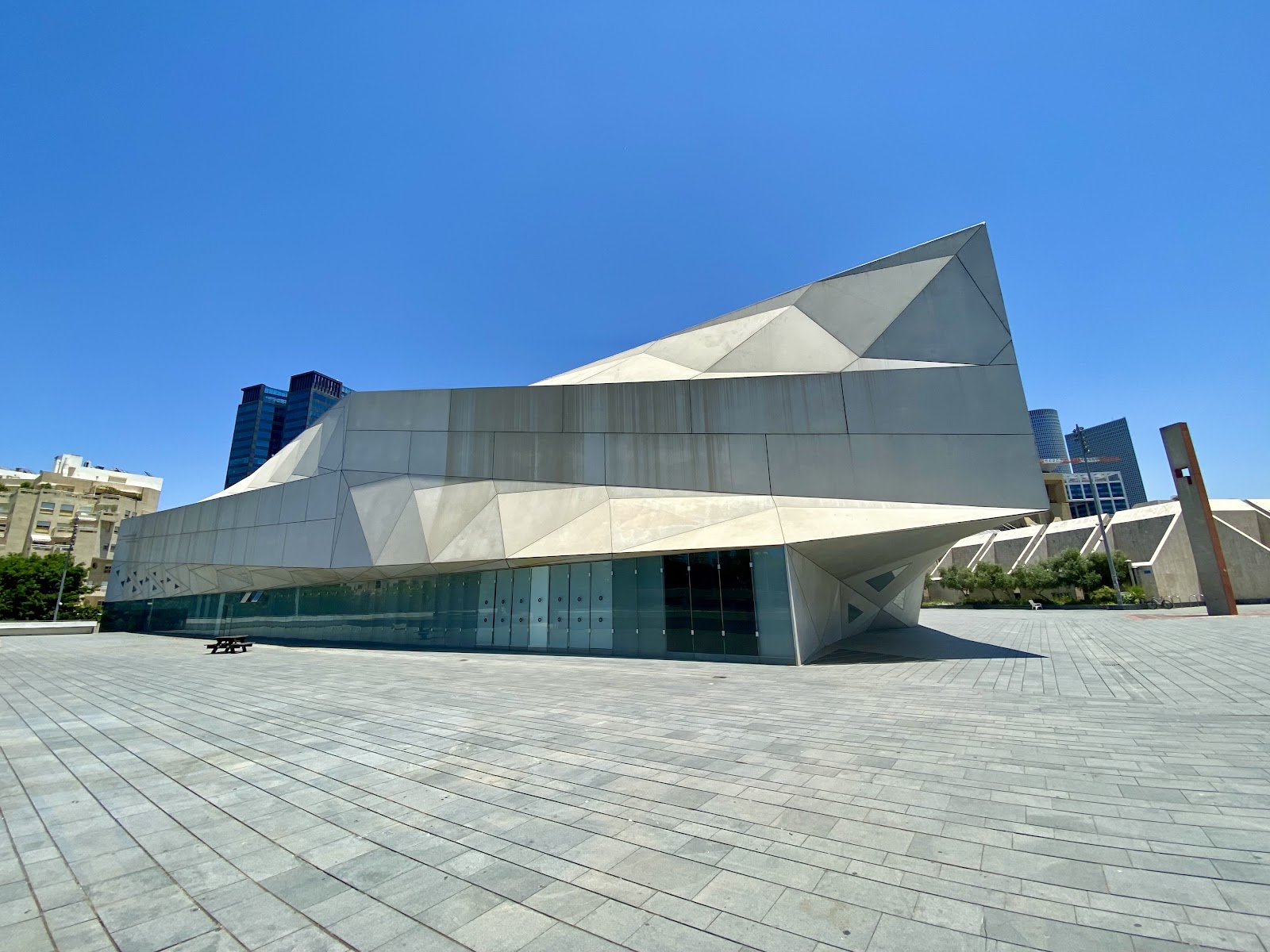 Museu de Arte de Tel Aviv — Oficiais