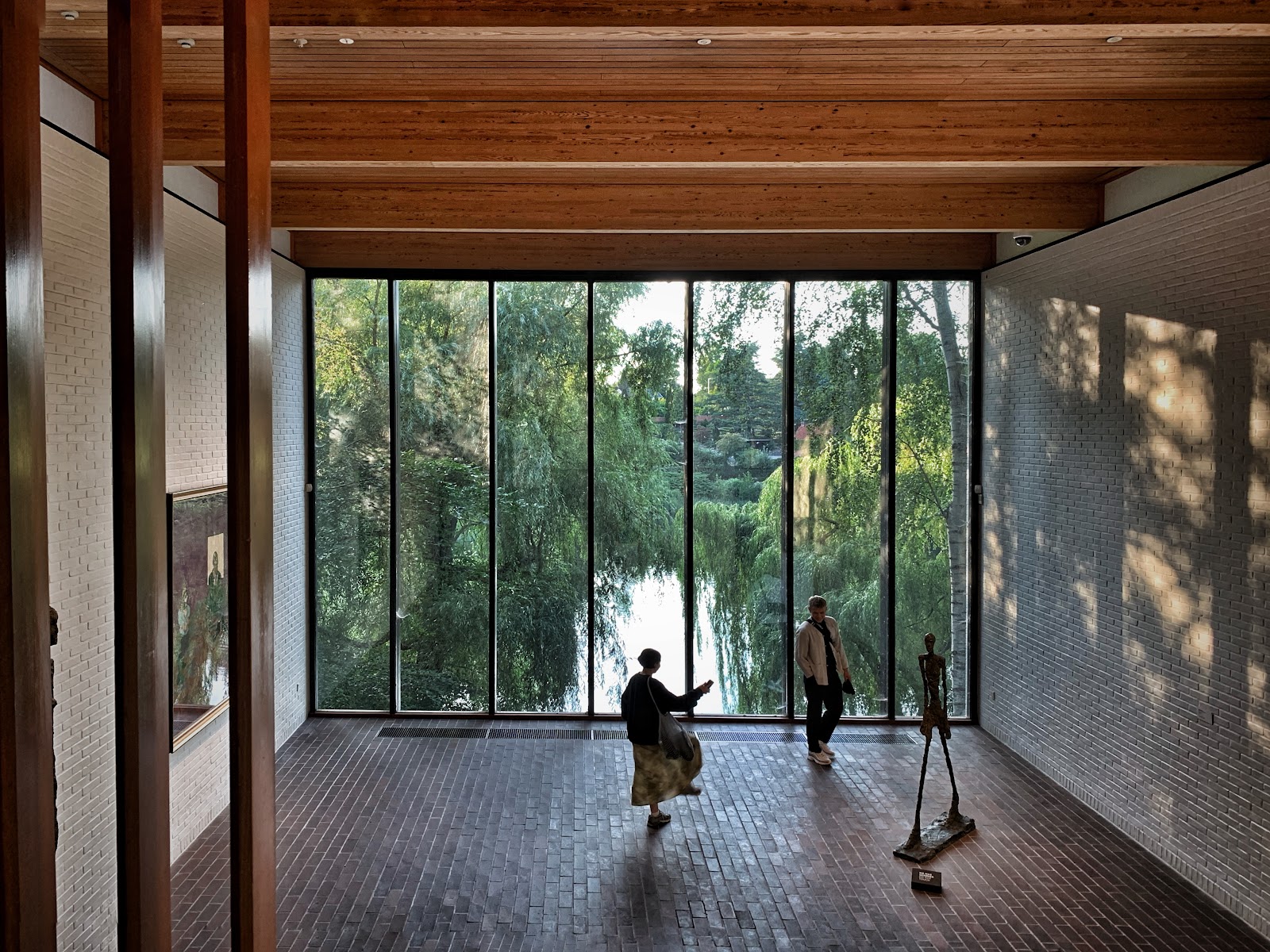 Museu de Arte Moderna de Louisiana — Oficiais
