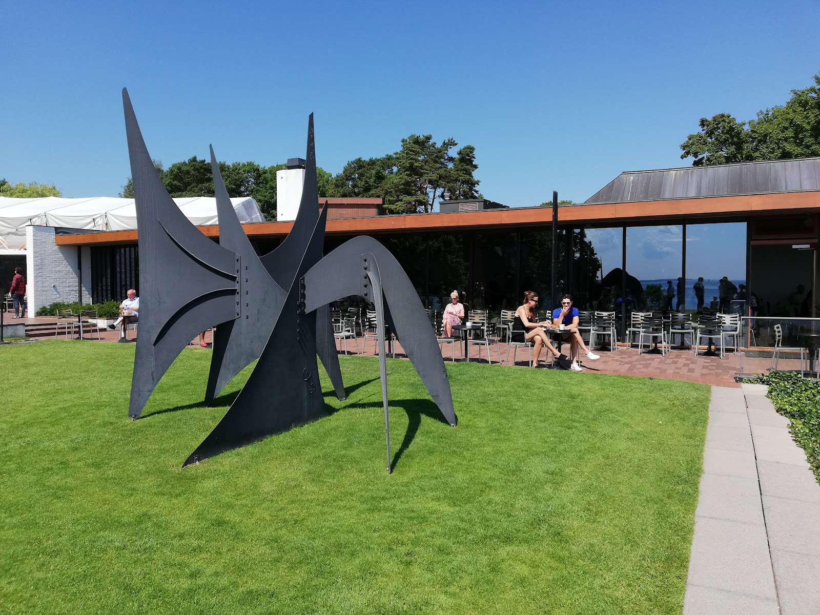 Museu de Arte Moderna de Louisiana — Oficiais