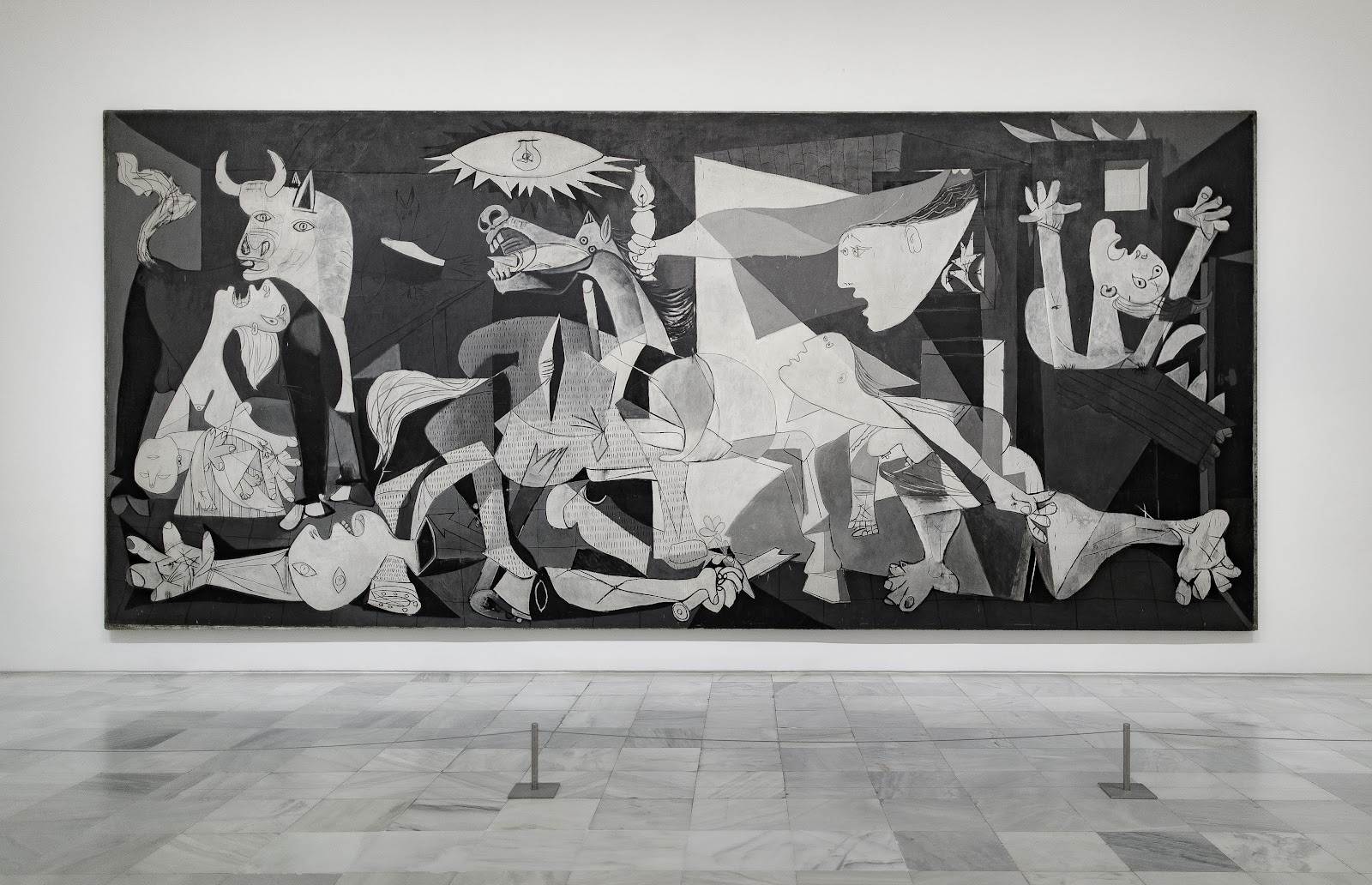 Museu Nacional Centro de Arte Reina Sofia — Oficiais