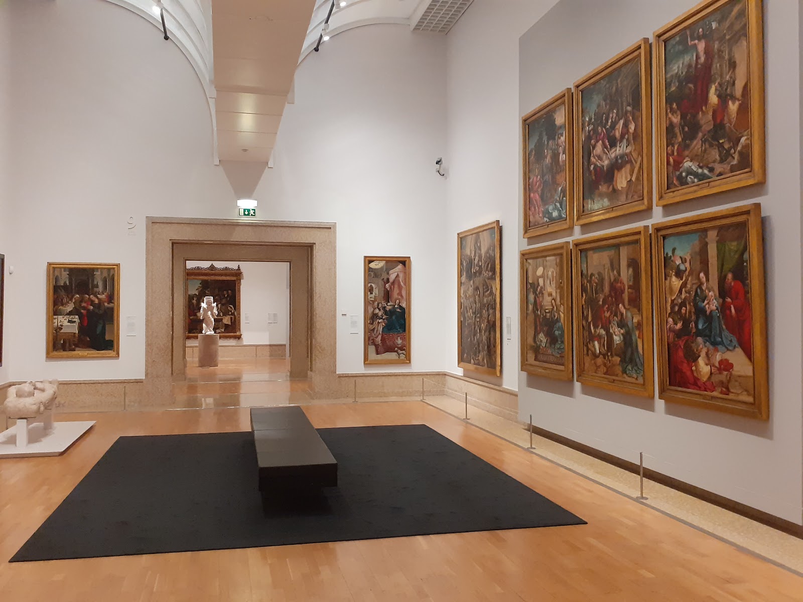 Museu Nacional de Arte Antiga — Oficiais