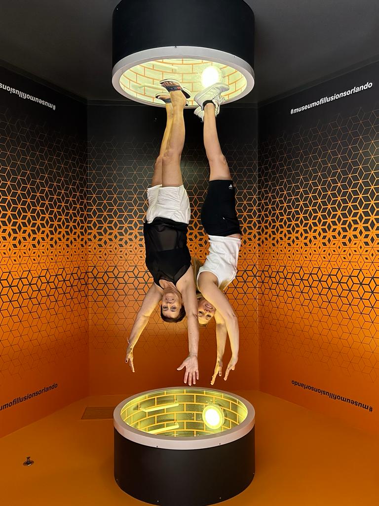 Museum of Illusions Orlando — Oficiais