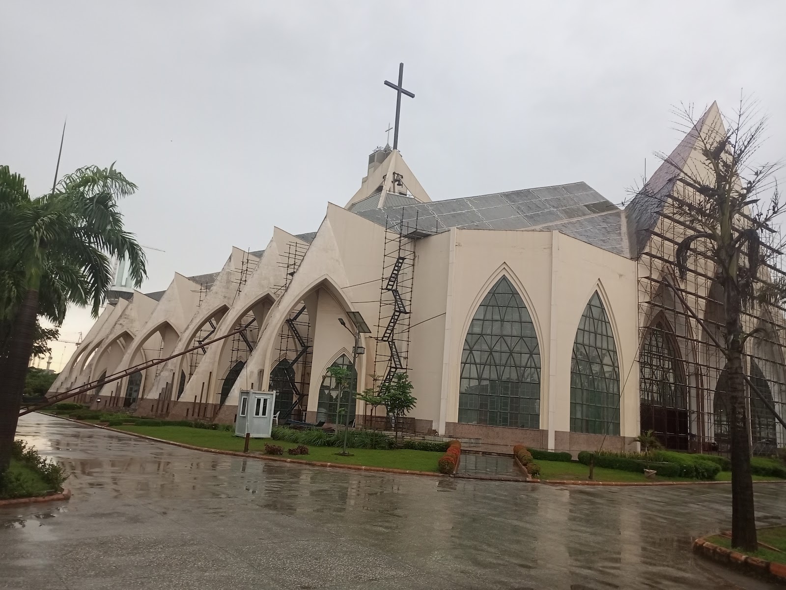 National Christian Centre — Oficiais