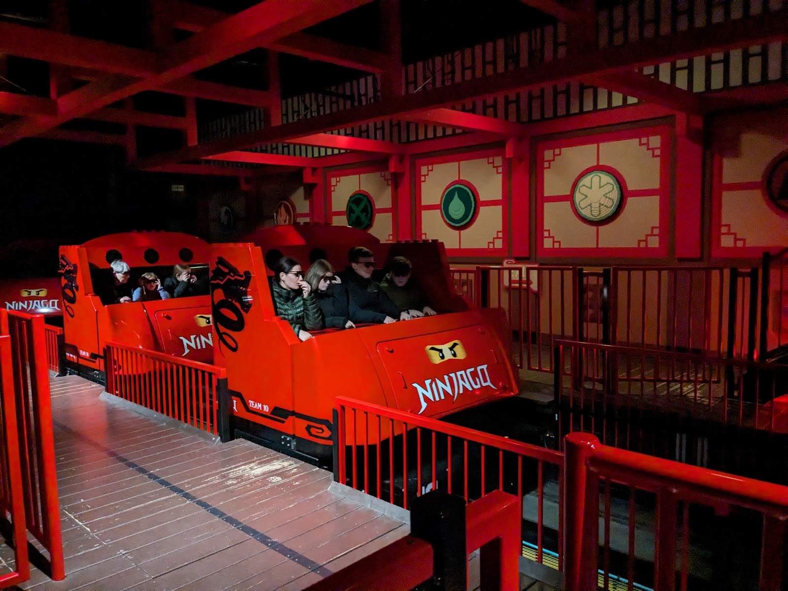Ninjago The Ride — Oficiais