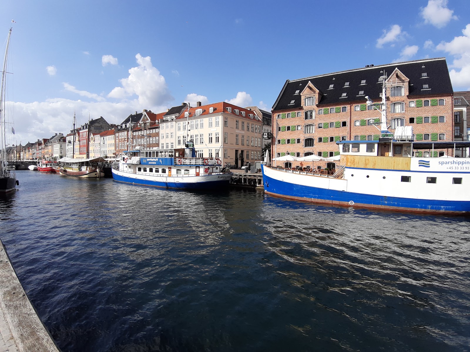Nyhavn — Oficiais