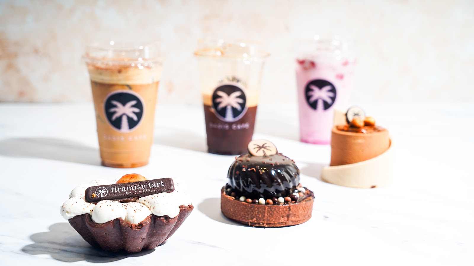 Oasis Cafe — Oficiais